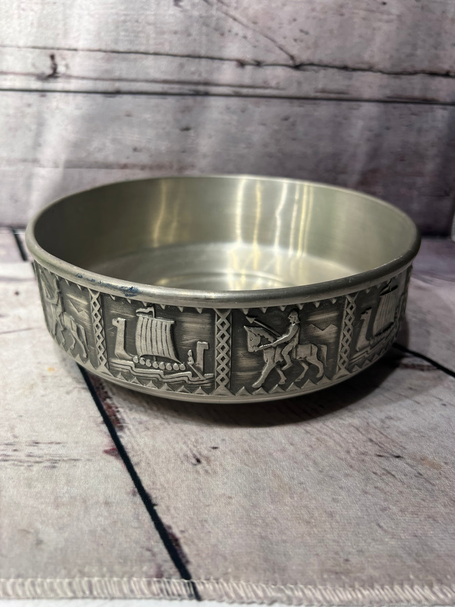 ITB Tinn Norway Handmade Pewter Bowl on Pedestal Decorated with Sculpture, Mid Century top Metal Art, Norway