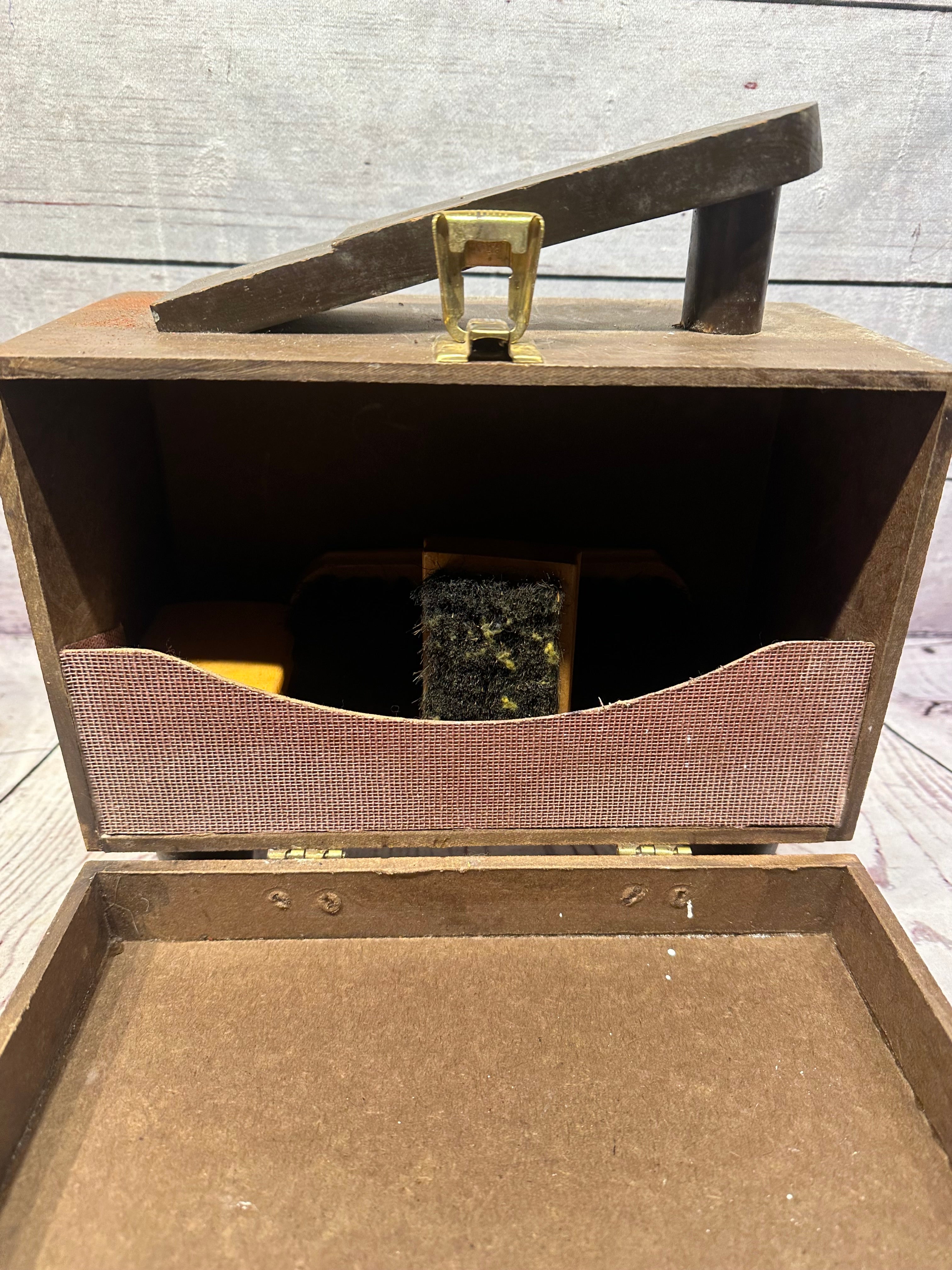 Esquire Shoe Care Chest