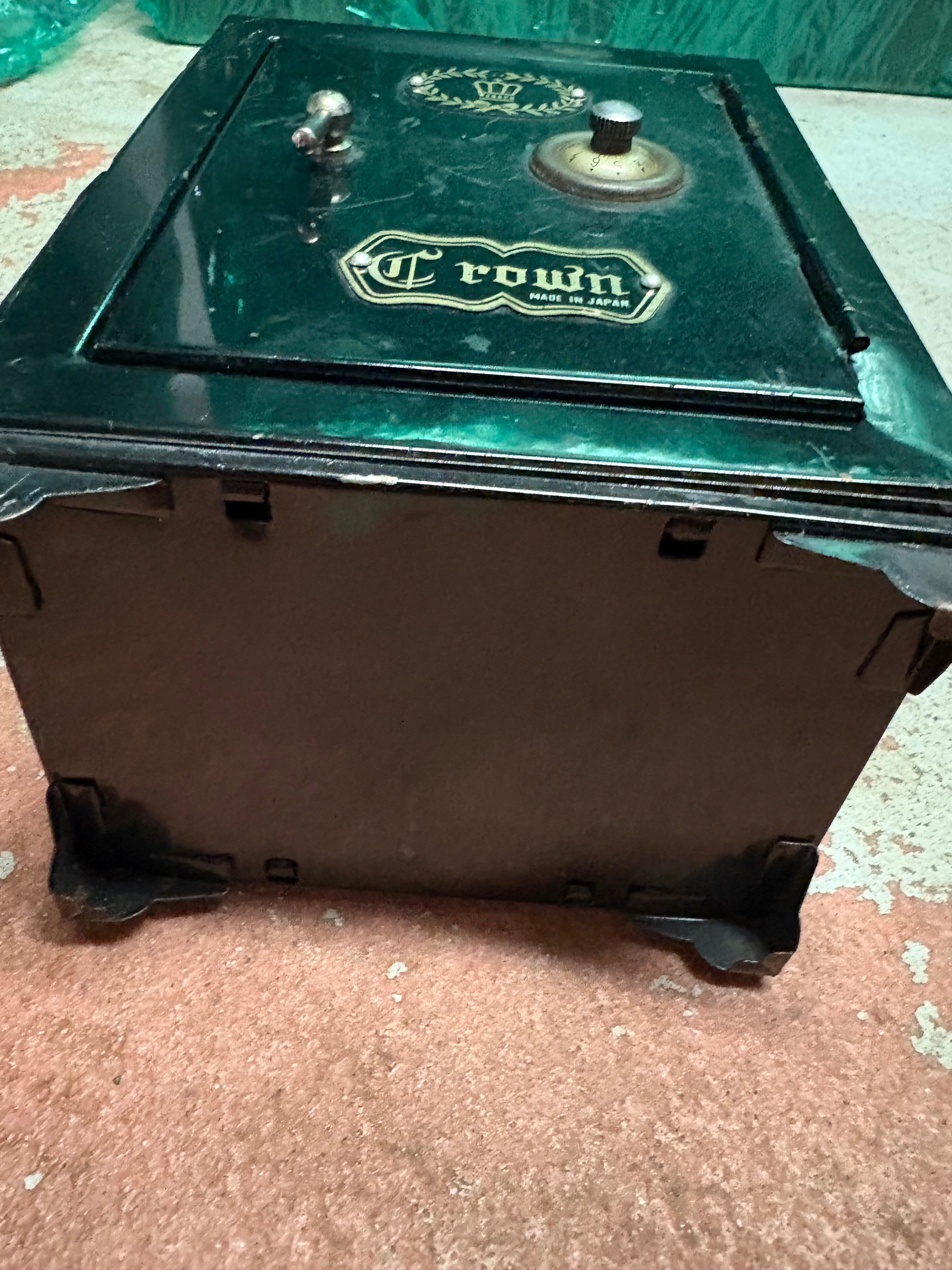 Crown Toy Safe