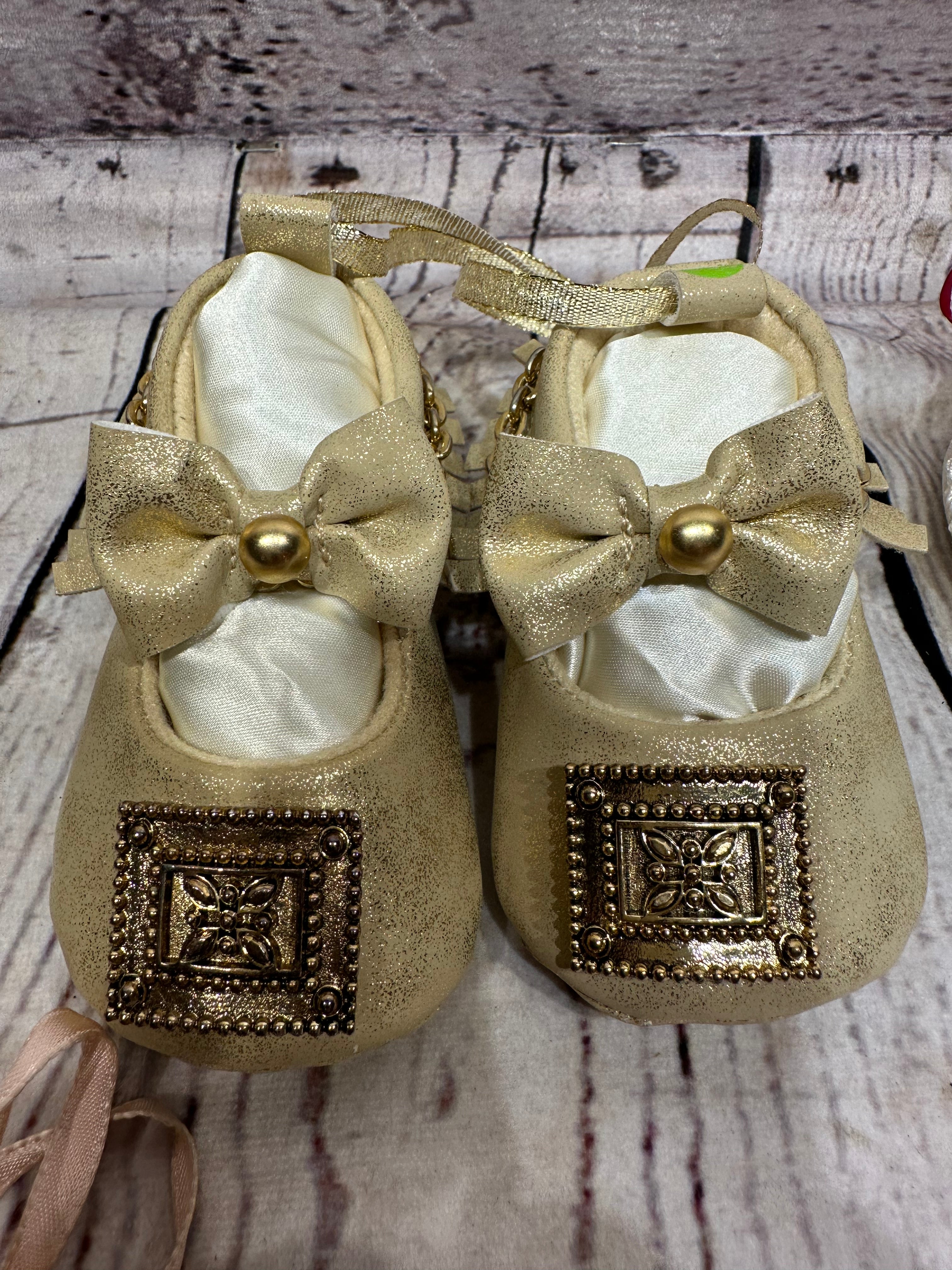 Baby Shoe Decor