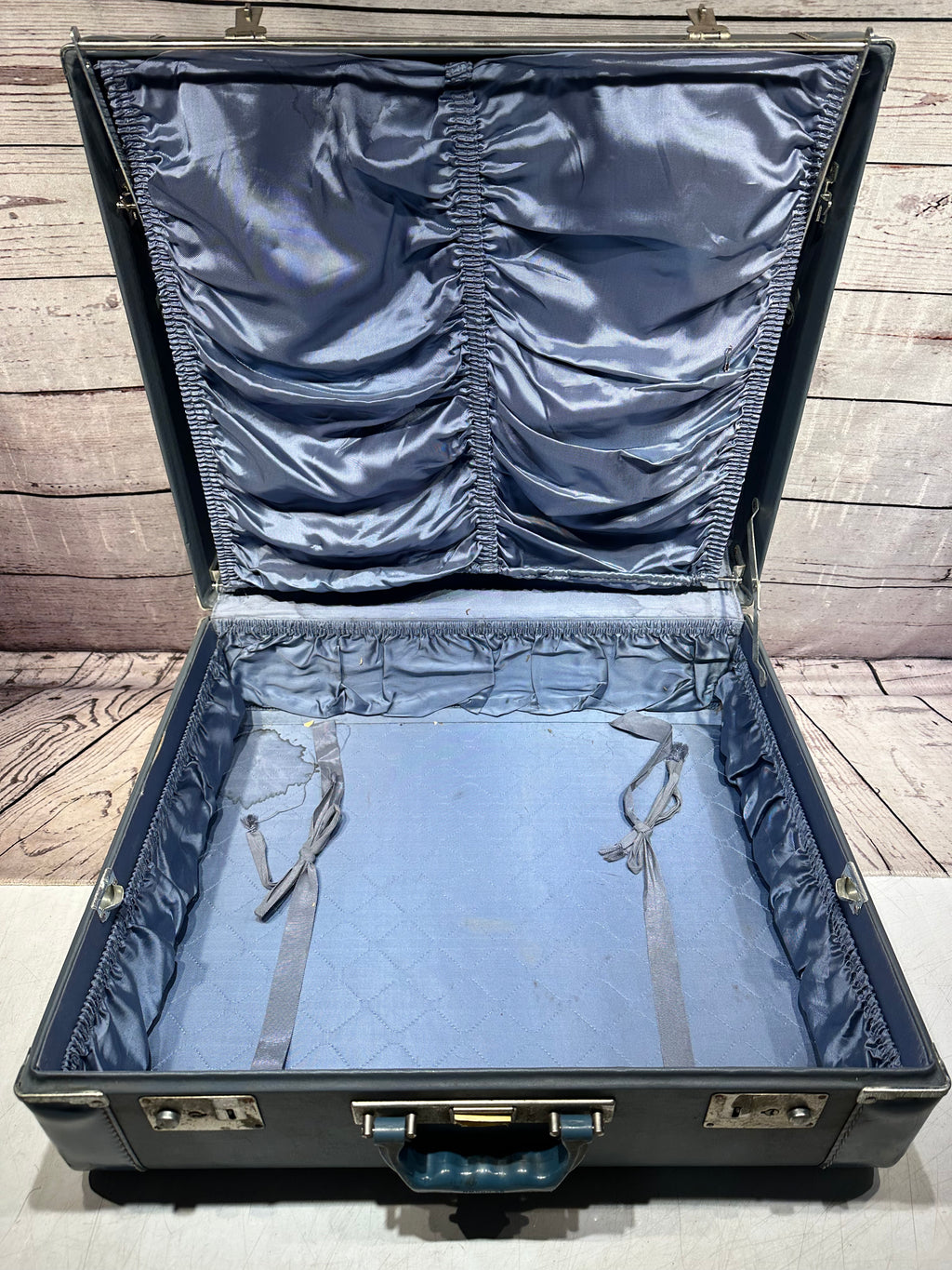 CRWON Suit Case