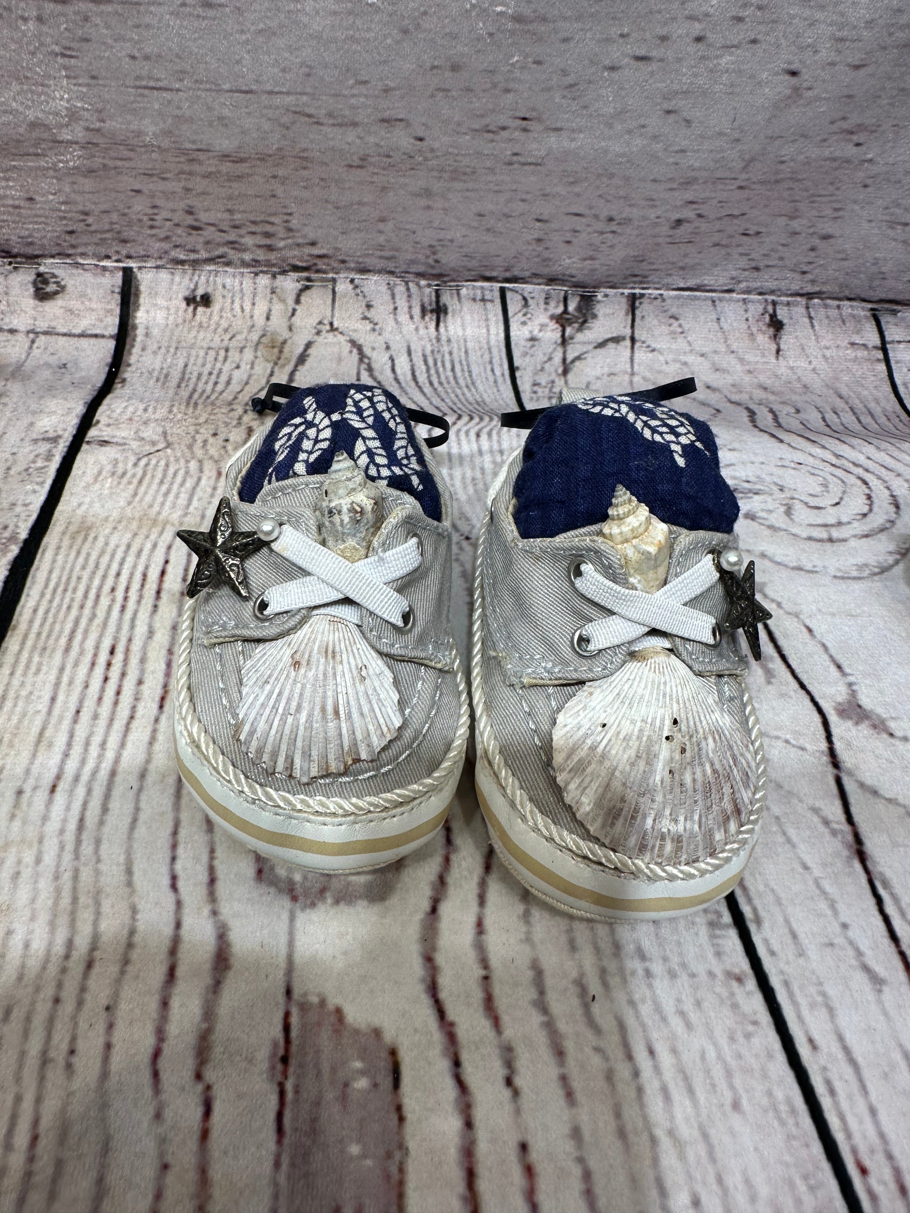 Baby Shoe Decor