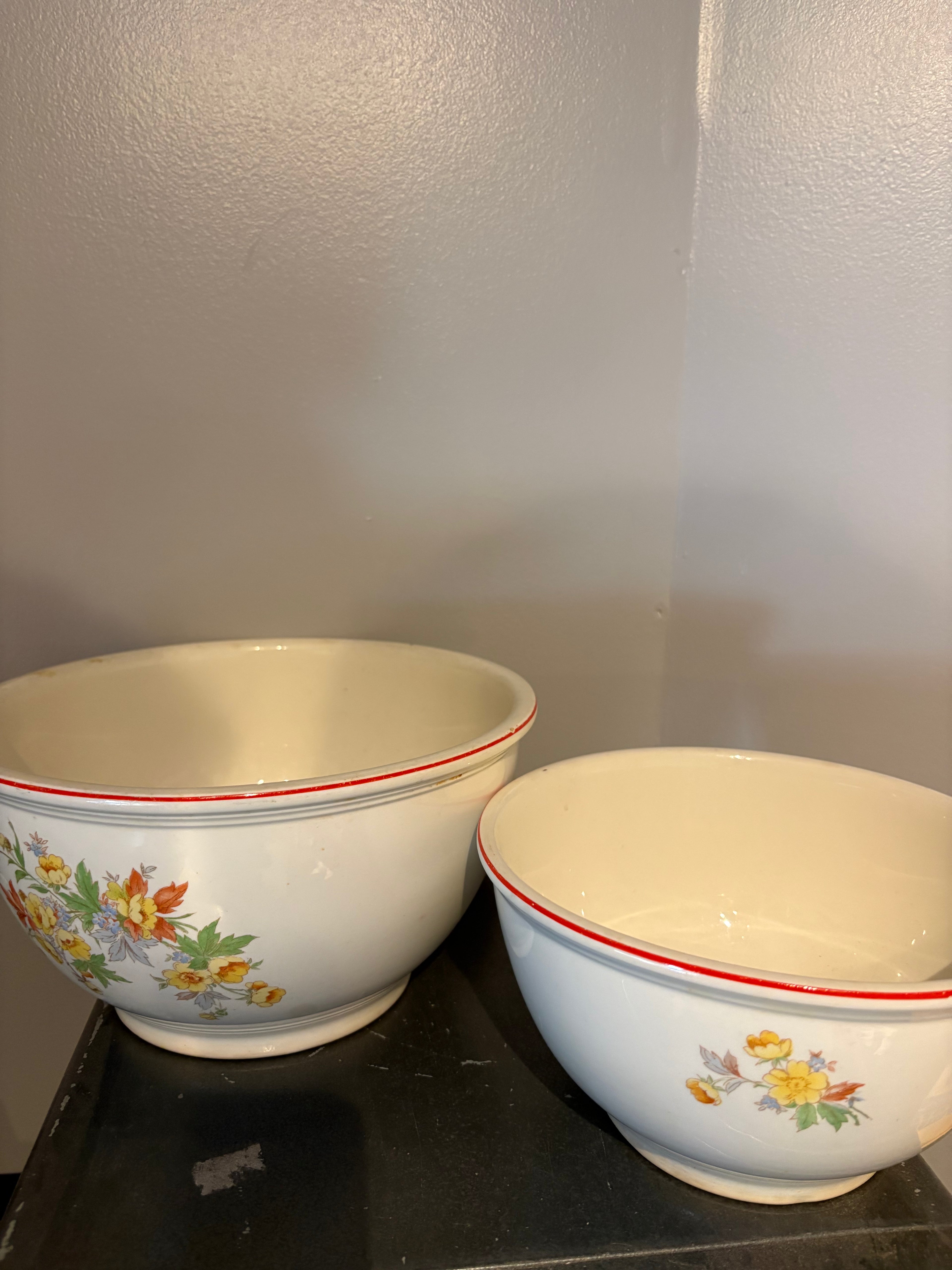 Roseville Pottery Nesting Bowl