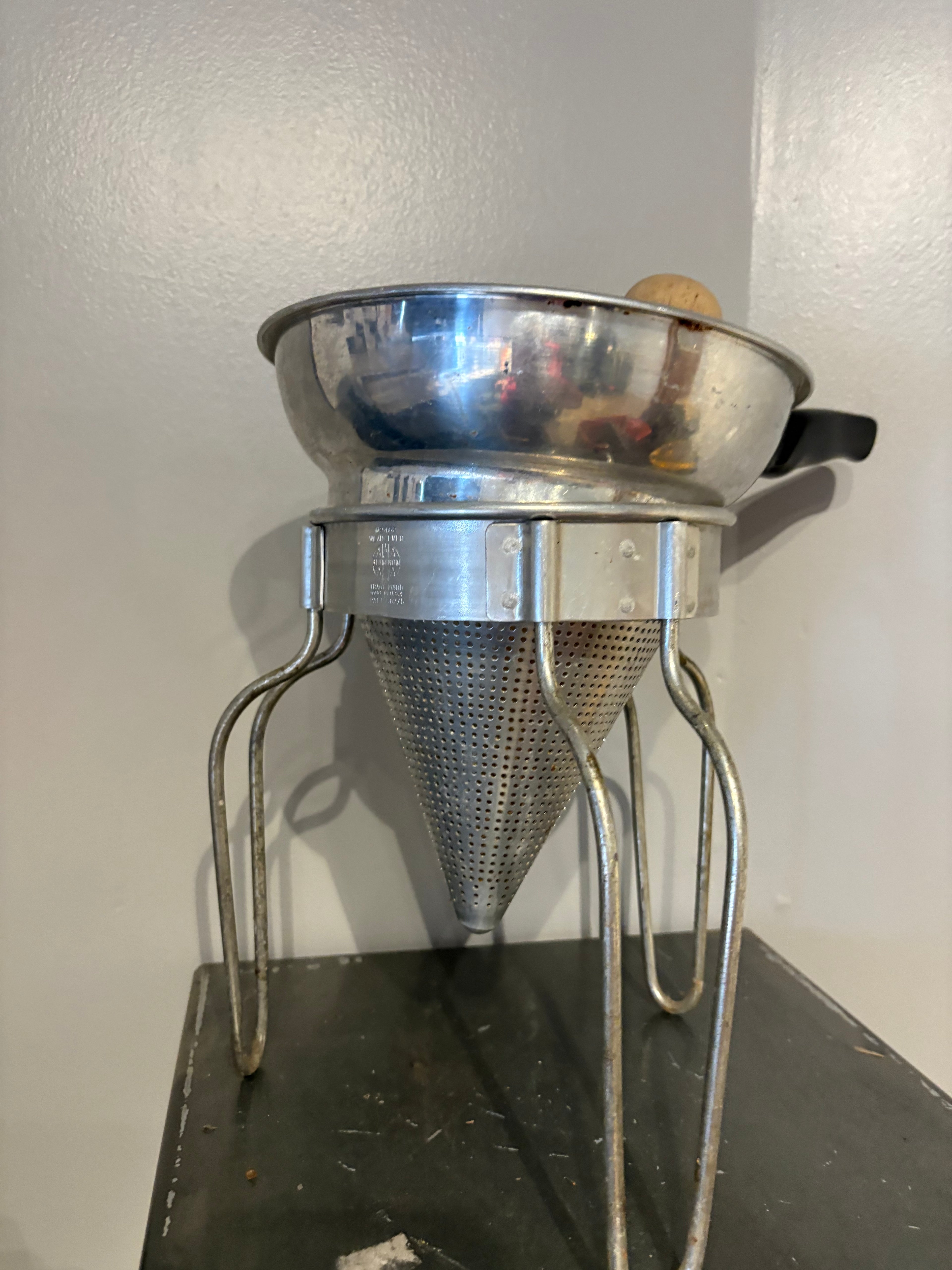 Sifter W/ Pestle