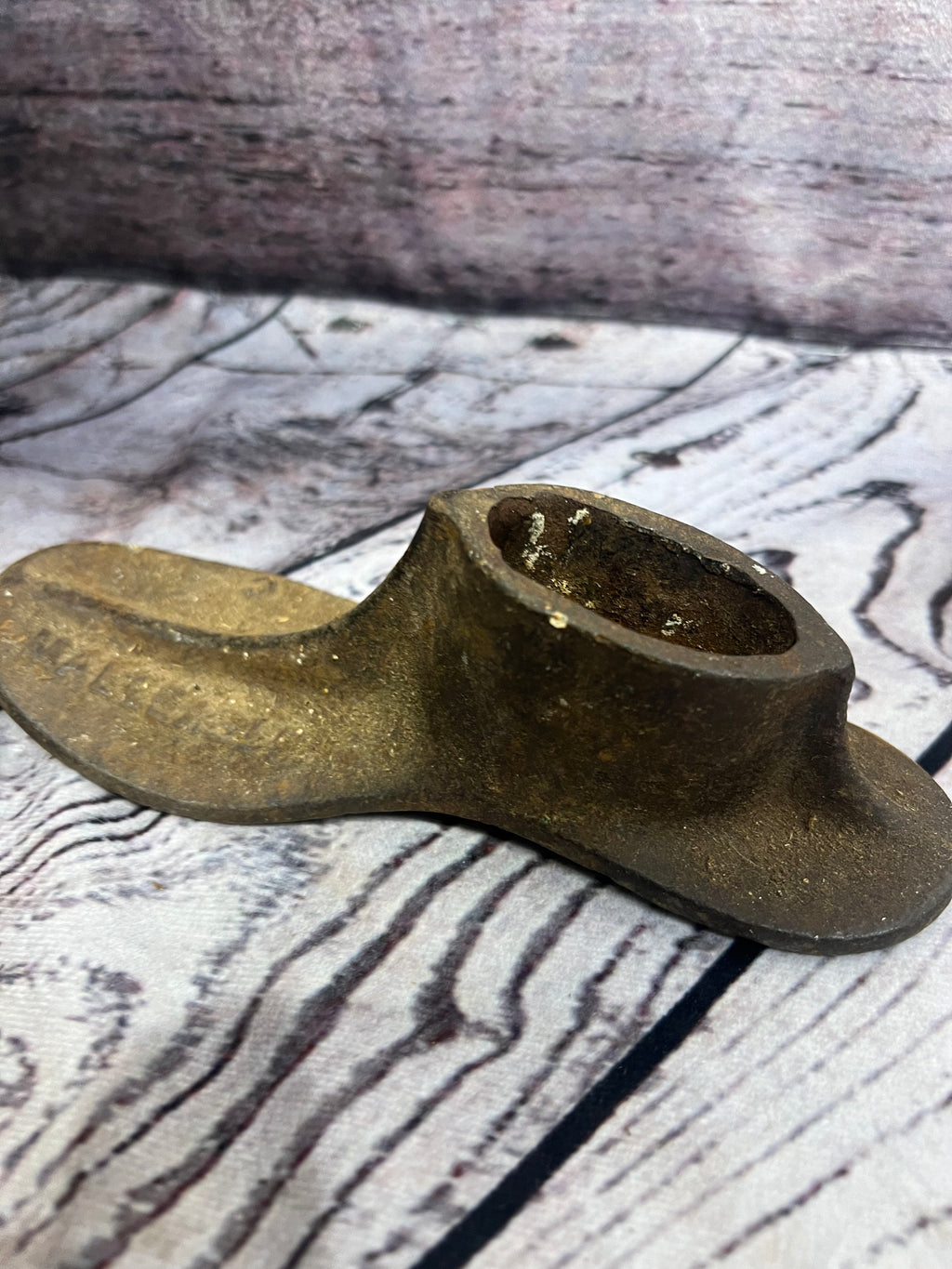 Cast iron shoe molds