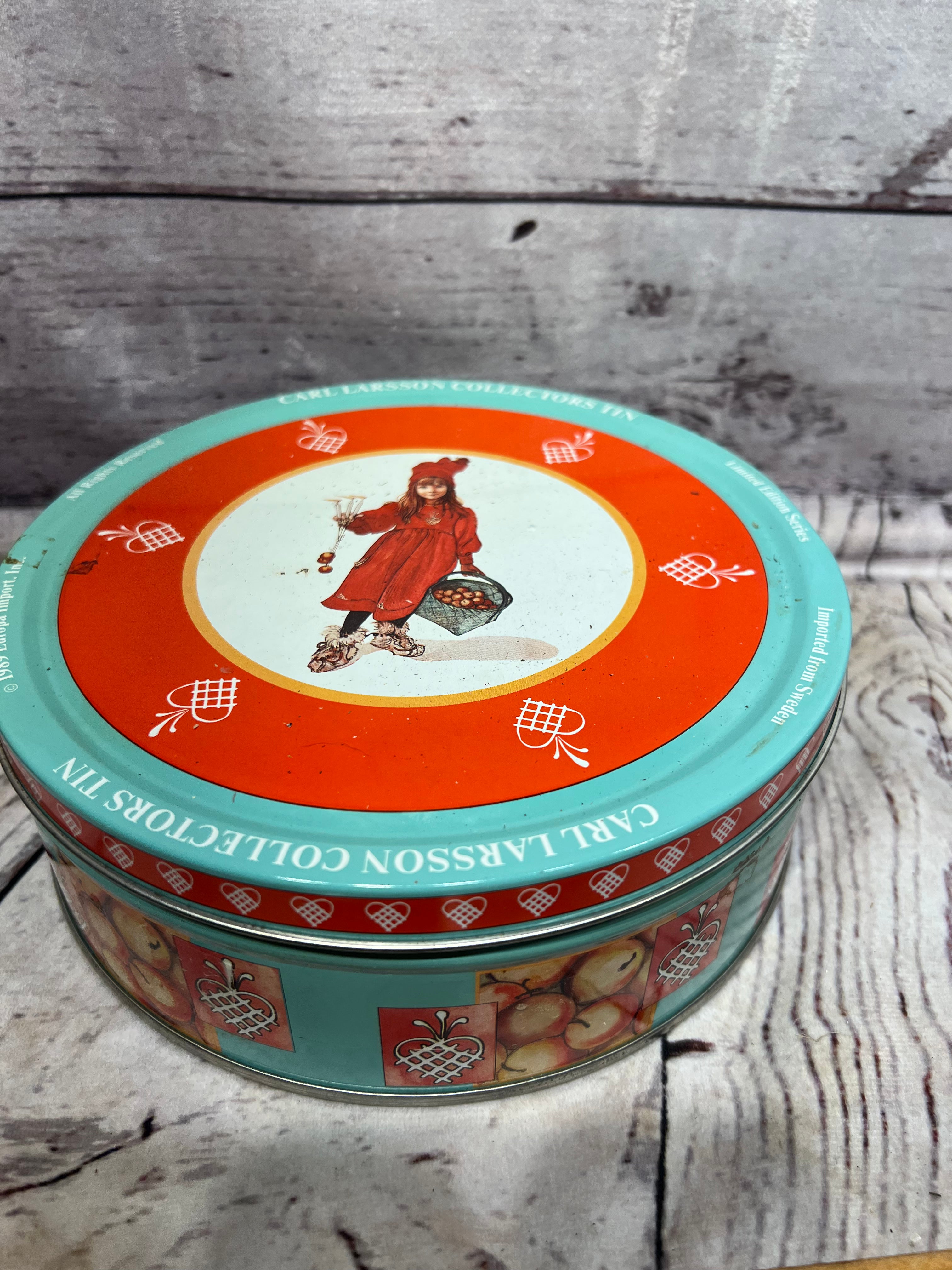 Assorted Vintage tins
