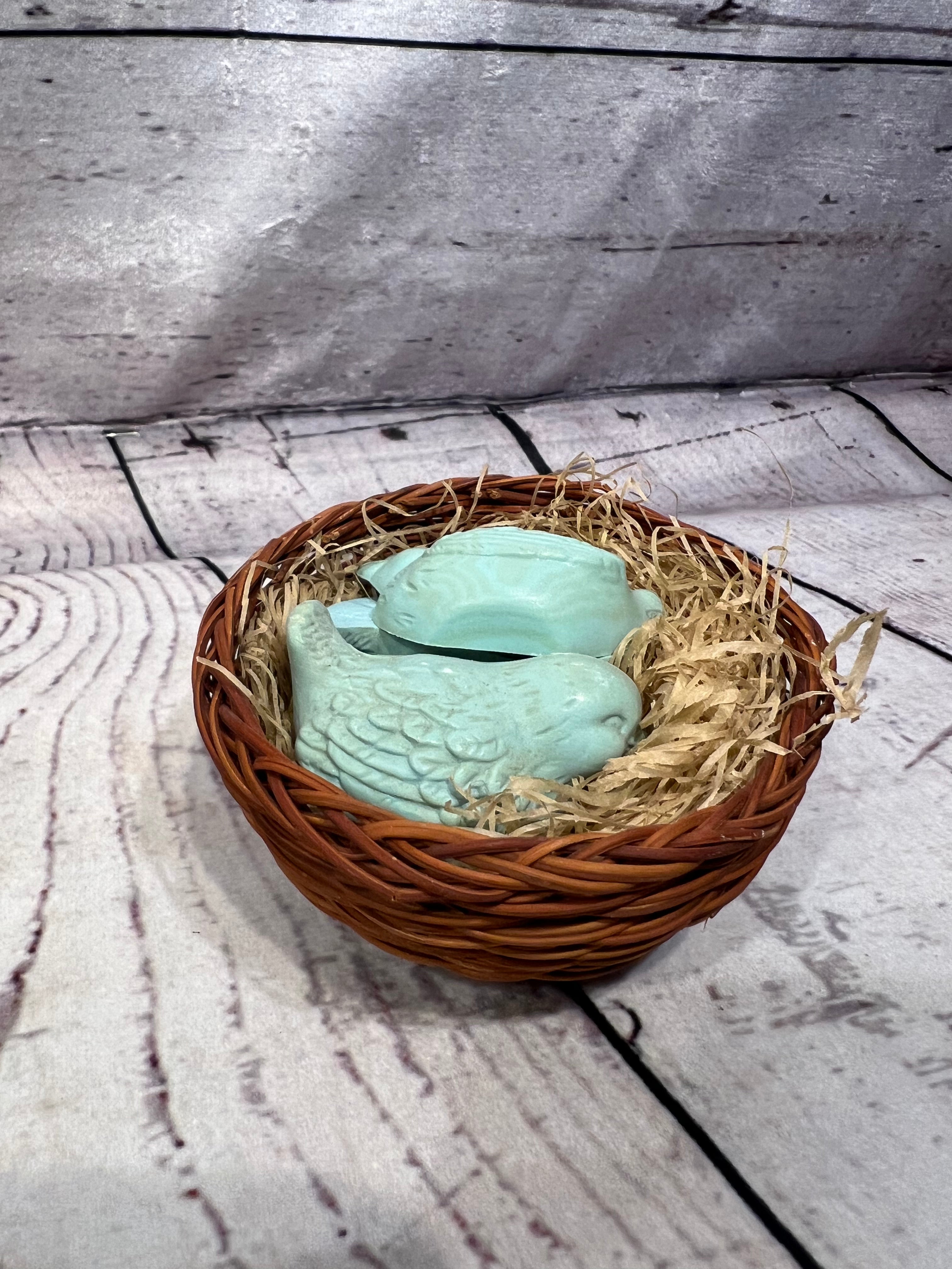 Bird nest with rubber birds