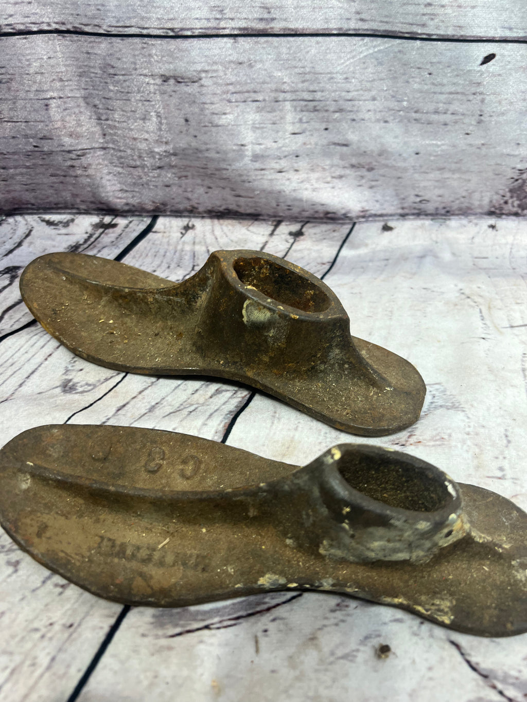 Cast iron shoe molds