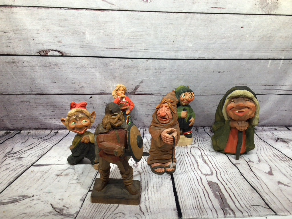 Assorted large trolls