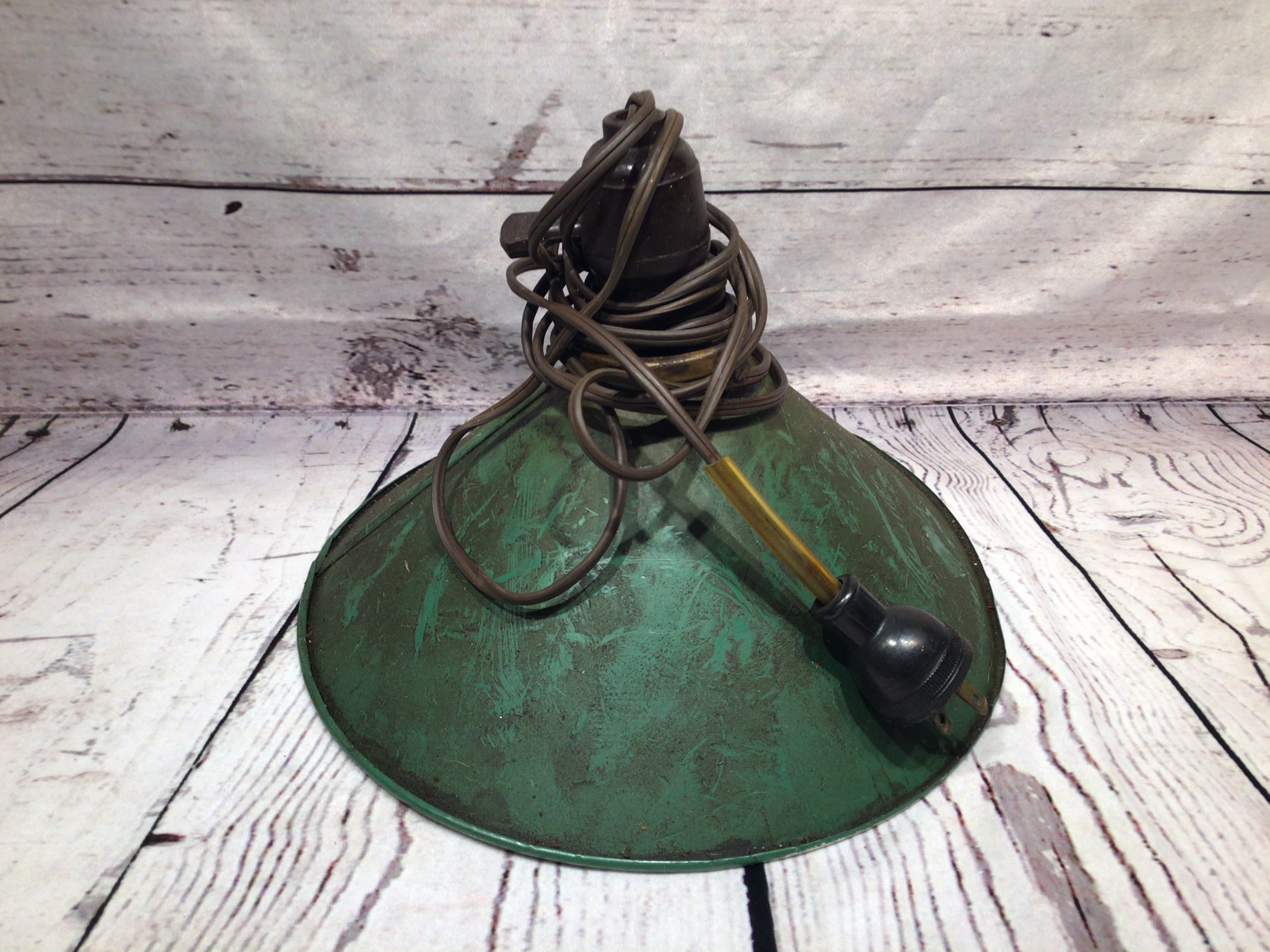 Vintage metal green hanging lamp