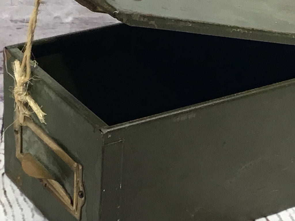 Vintage Lock Despots Box