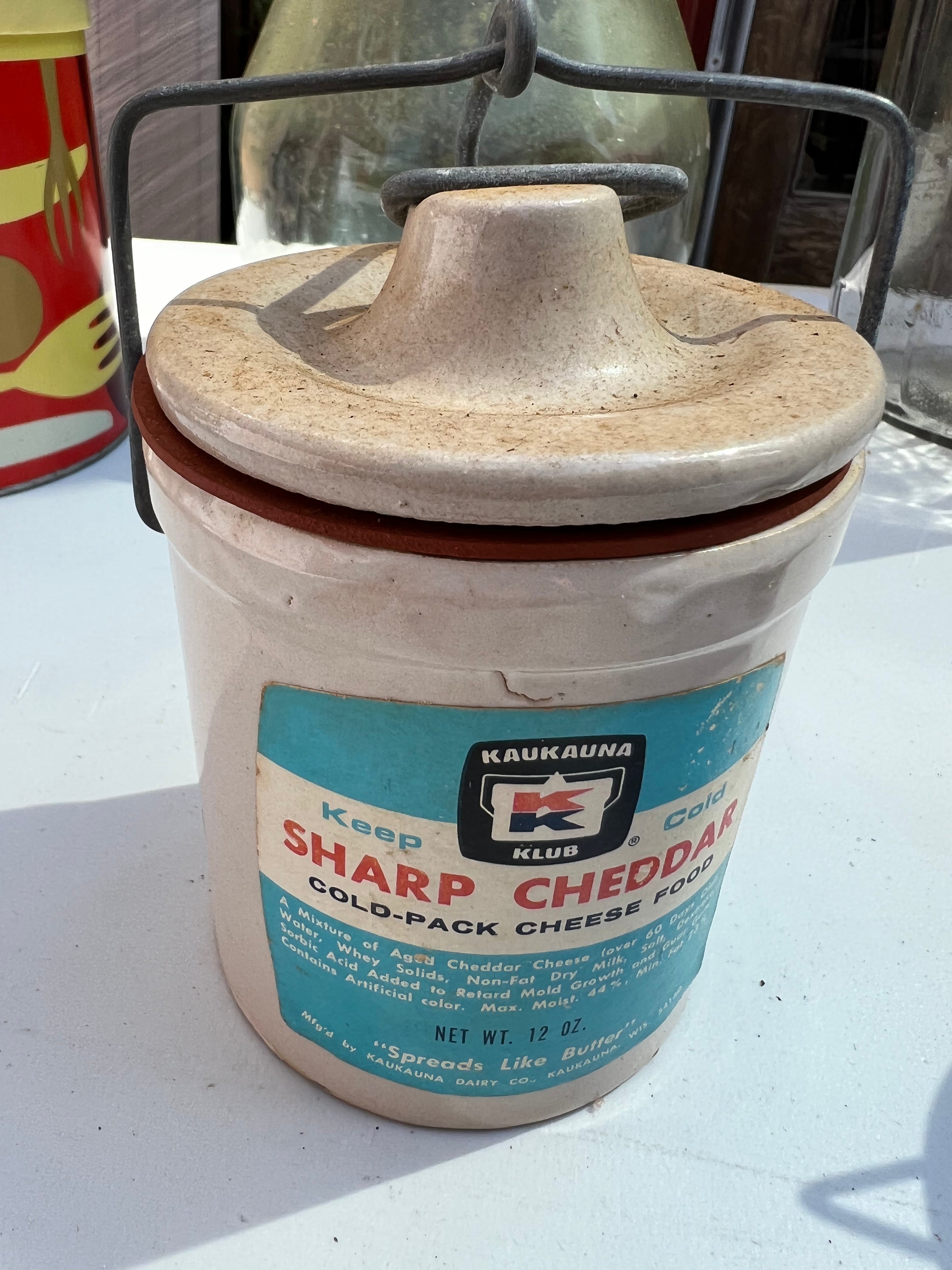 Sharp Cheddar Kaukama, WI Jar