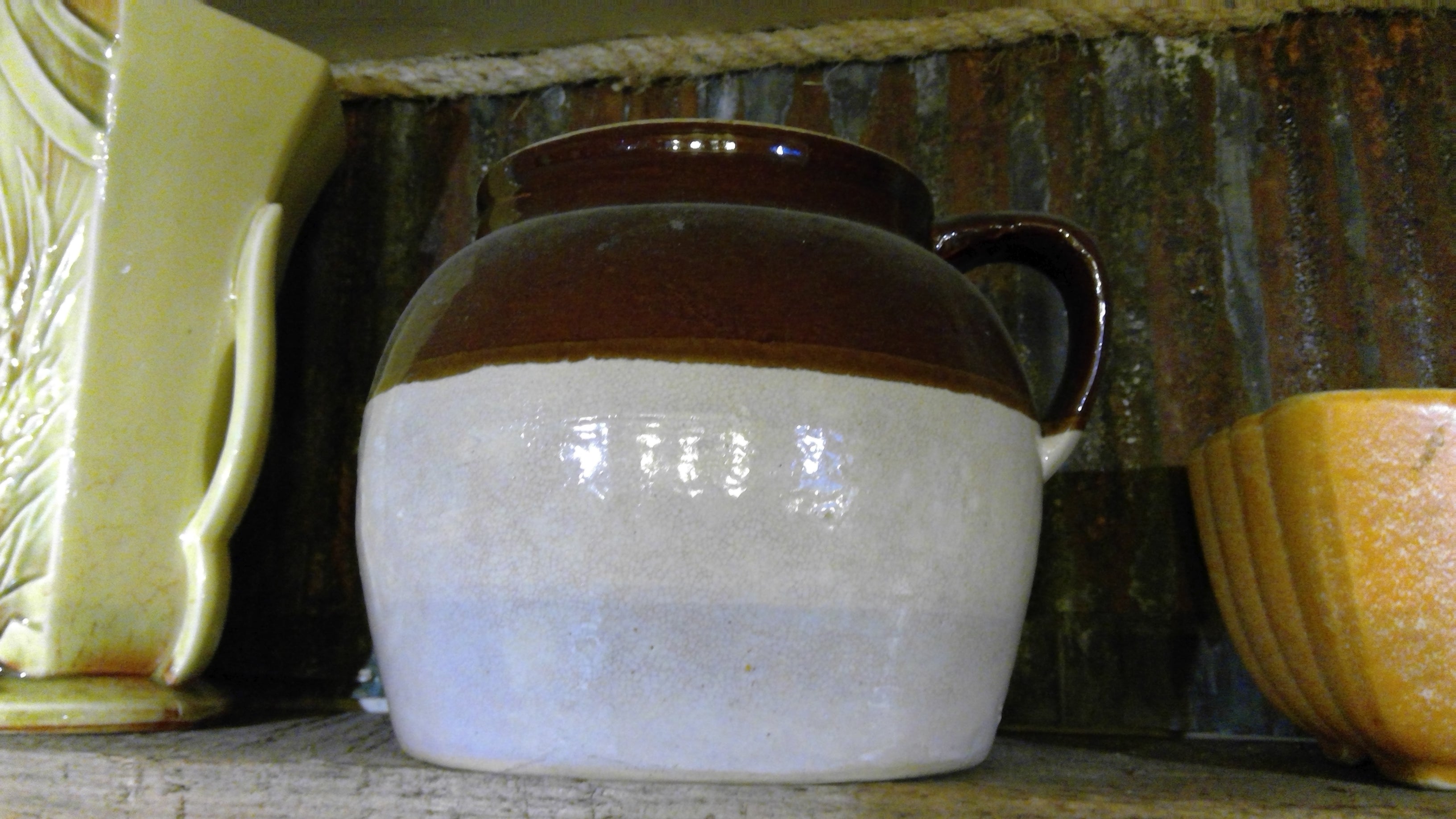 USA Brown Pot