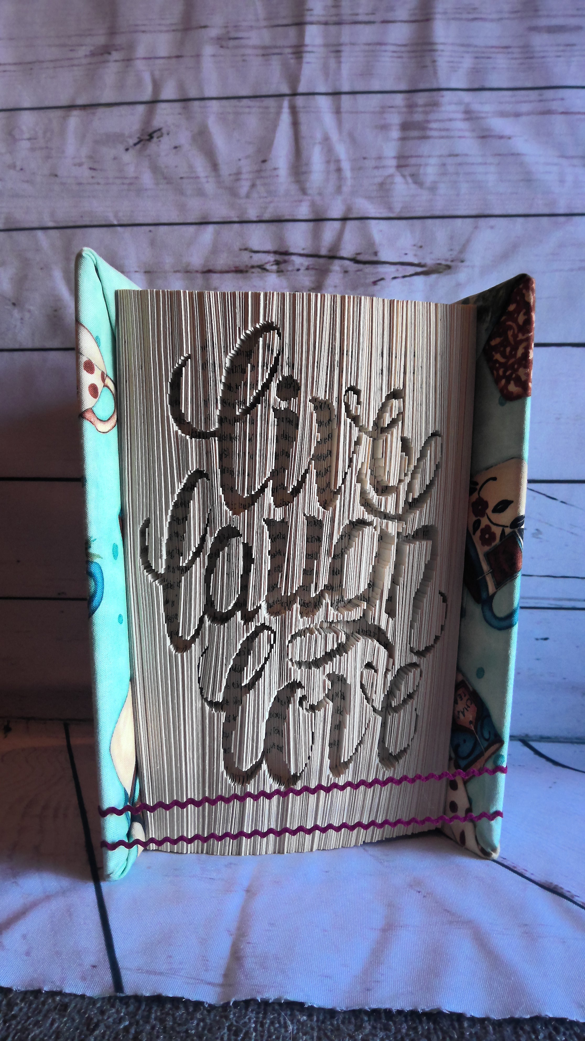 handfolded book