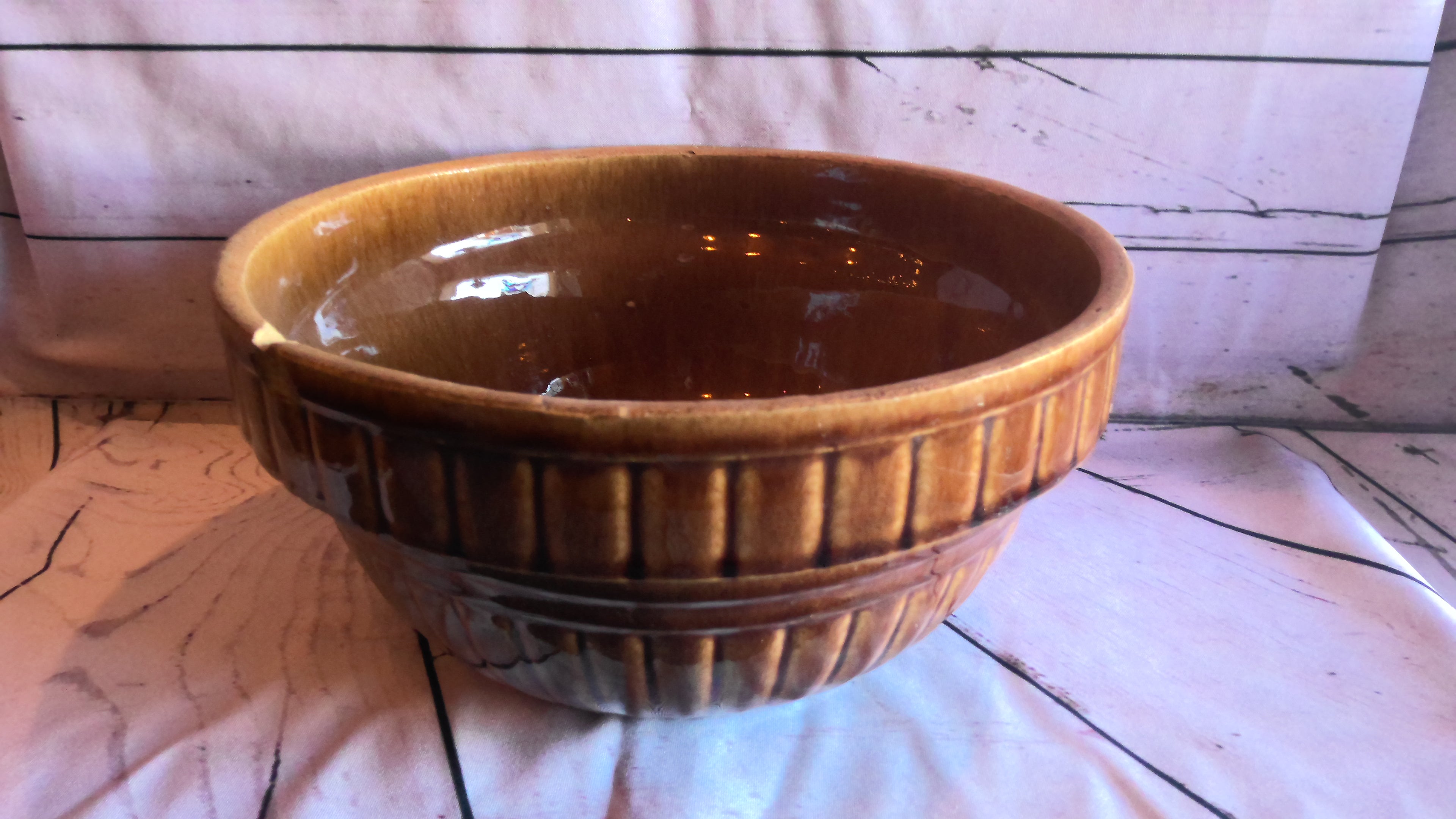 USA Pottery bowl 9"