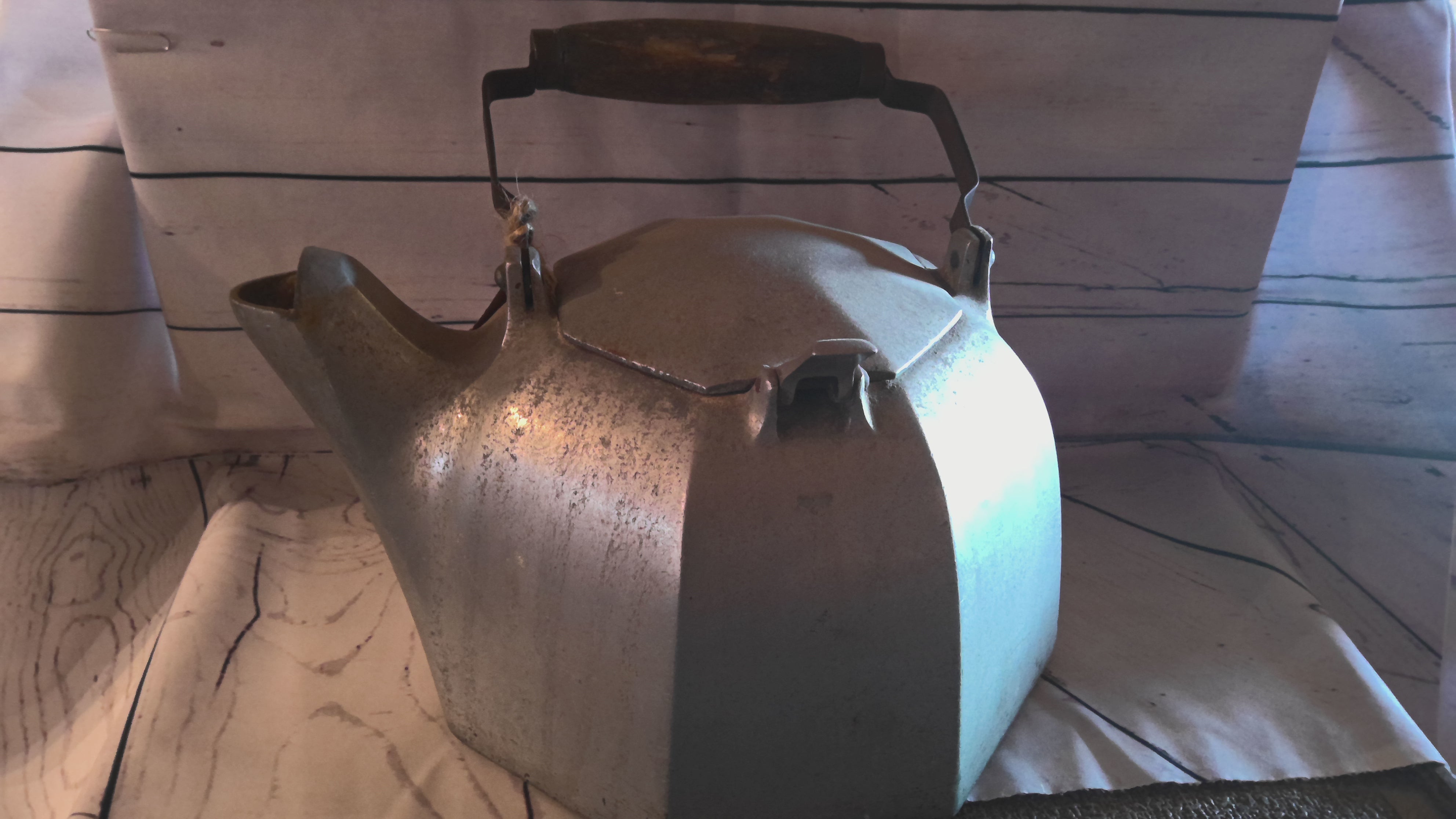 Octagon tea kettle