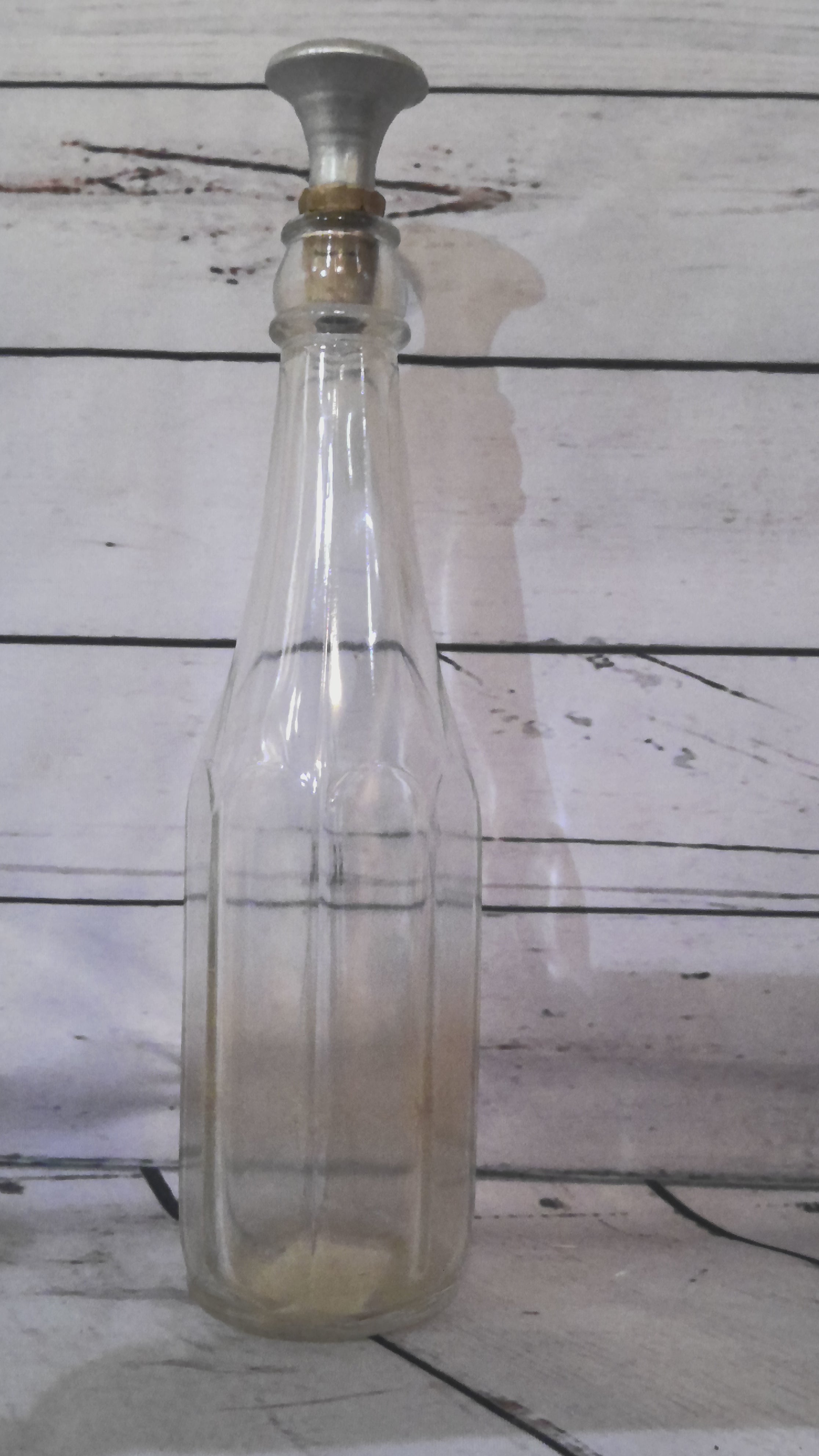 9 sided glass bottle with aluminum cap