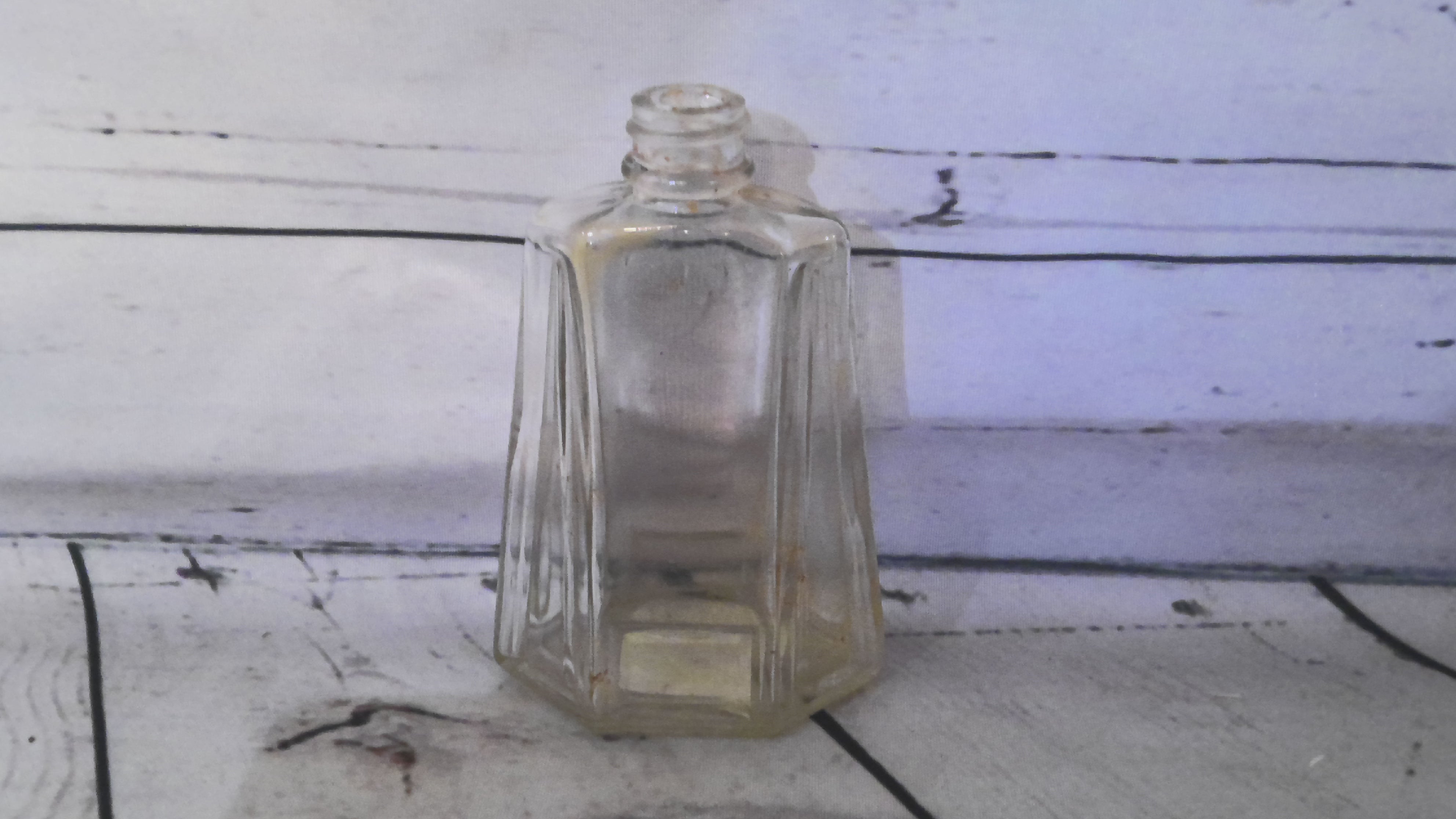 Small glass bottles (3oz)