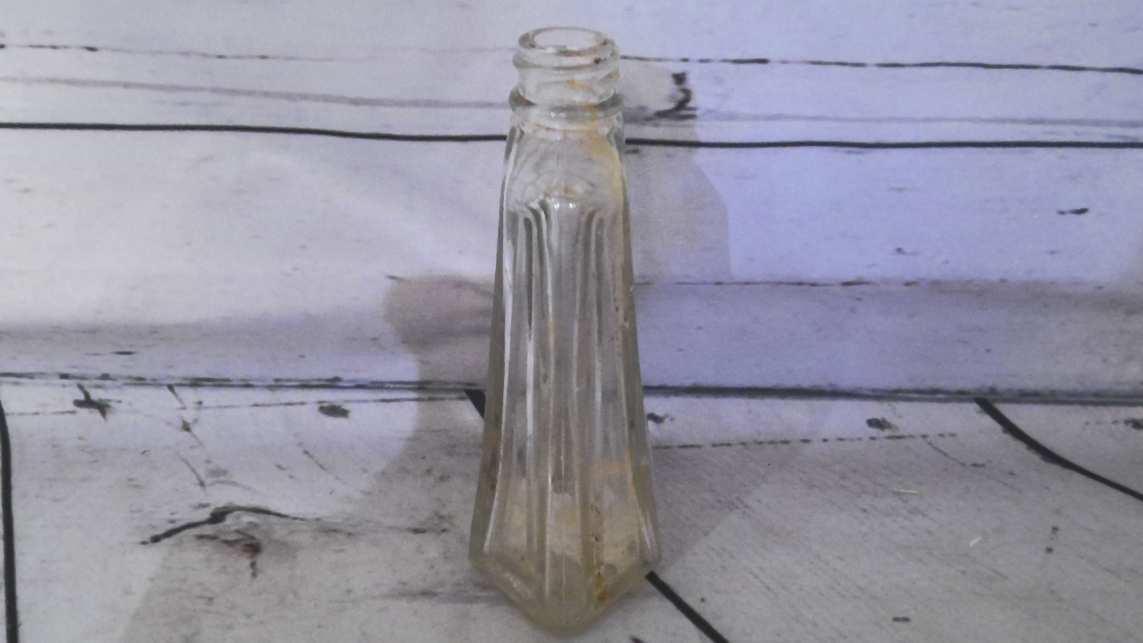 Small glass bottles (3oz)