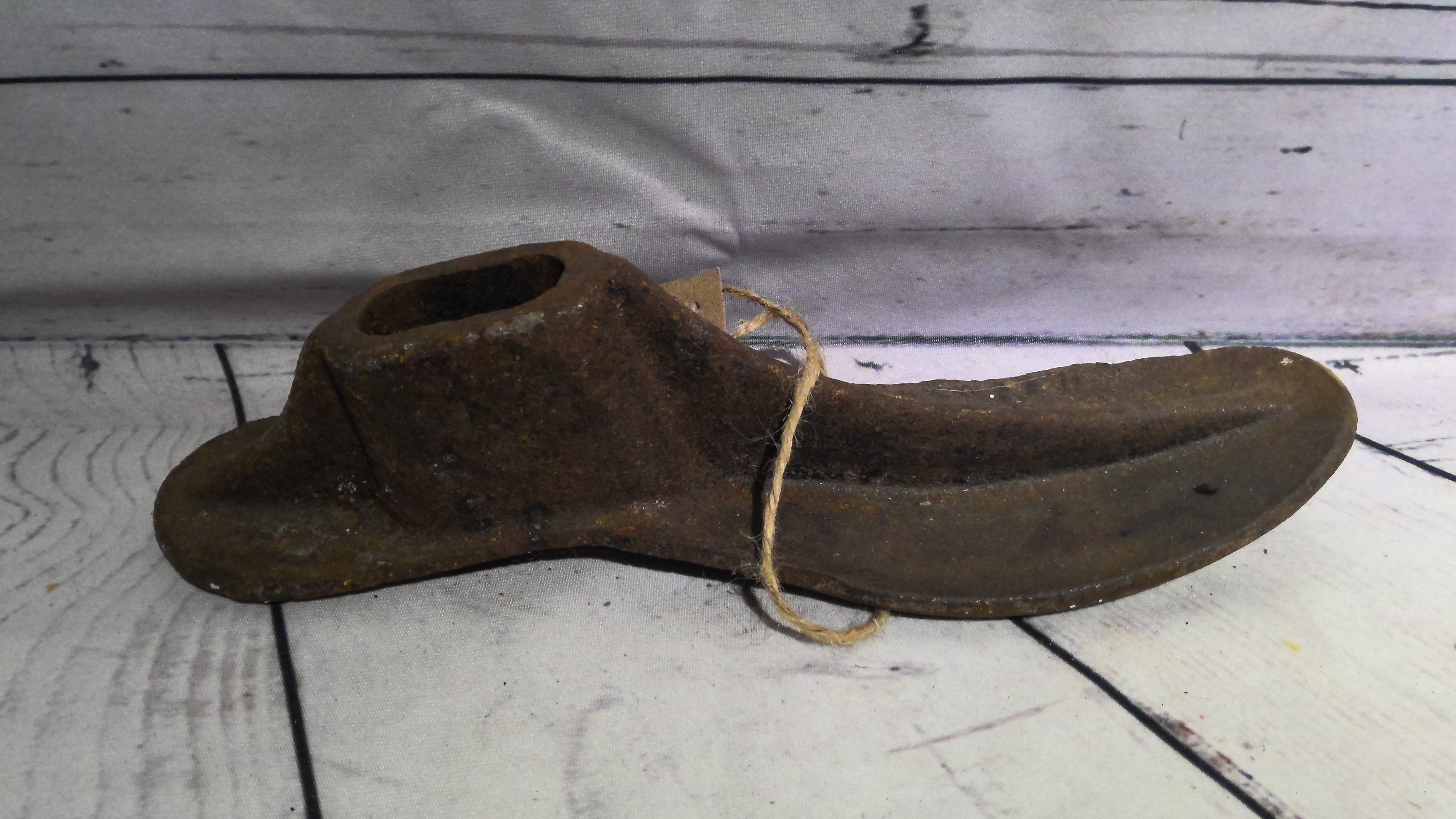 Cast iron shoe mold
