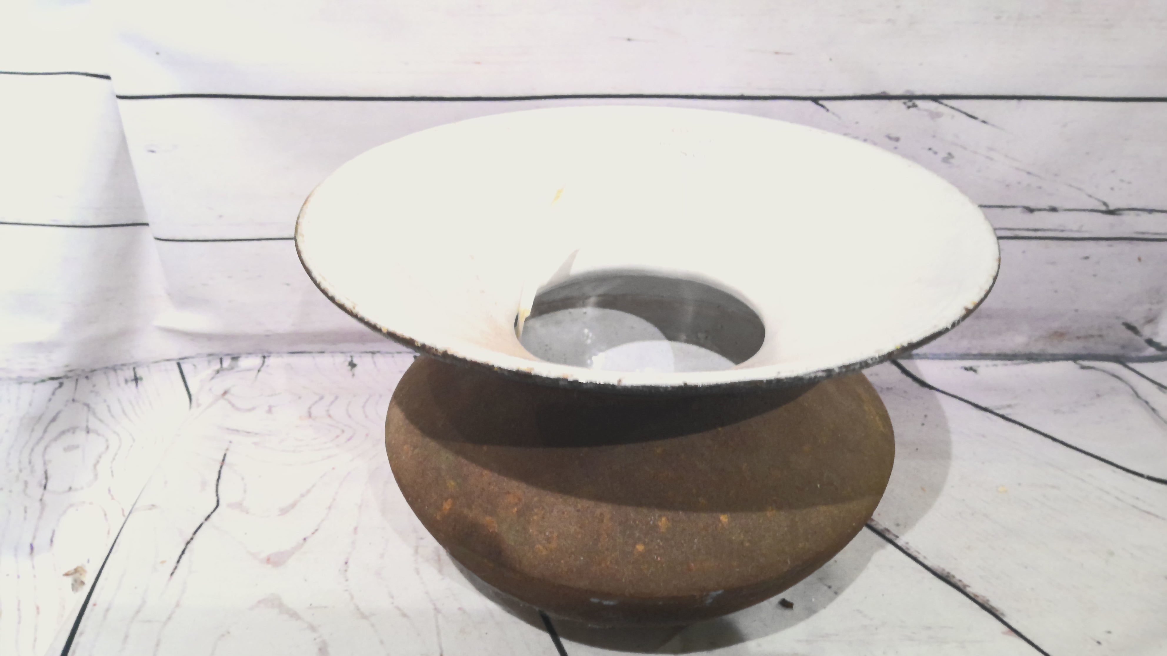 Enamel Spitoon
