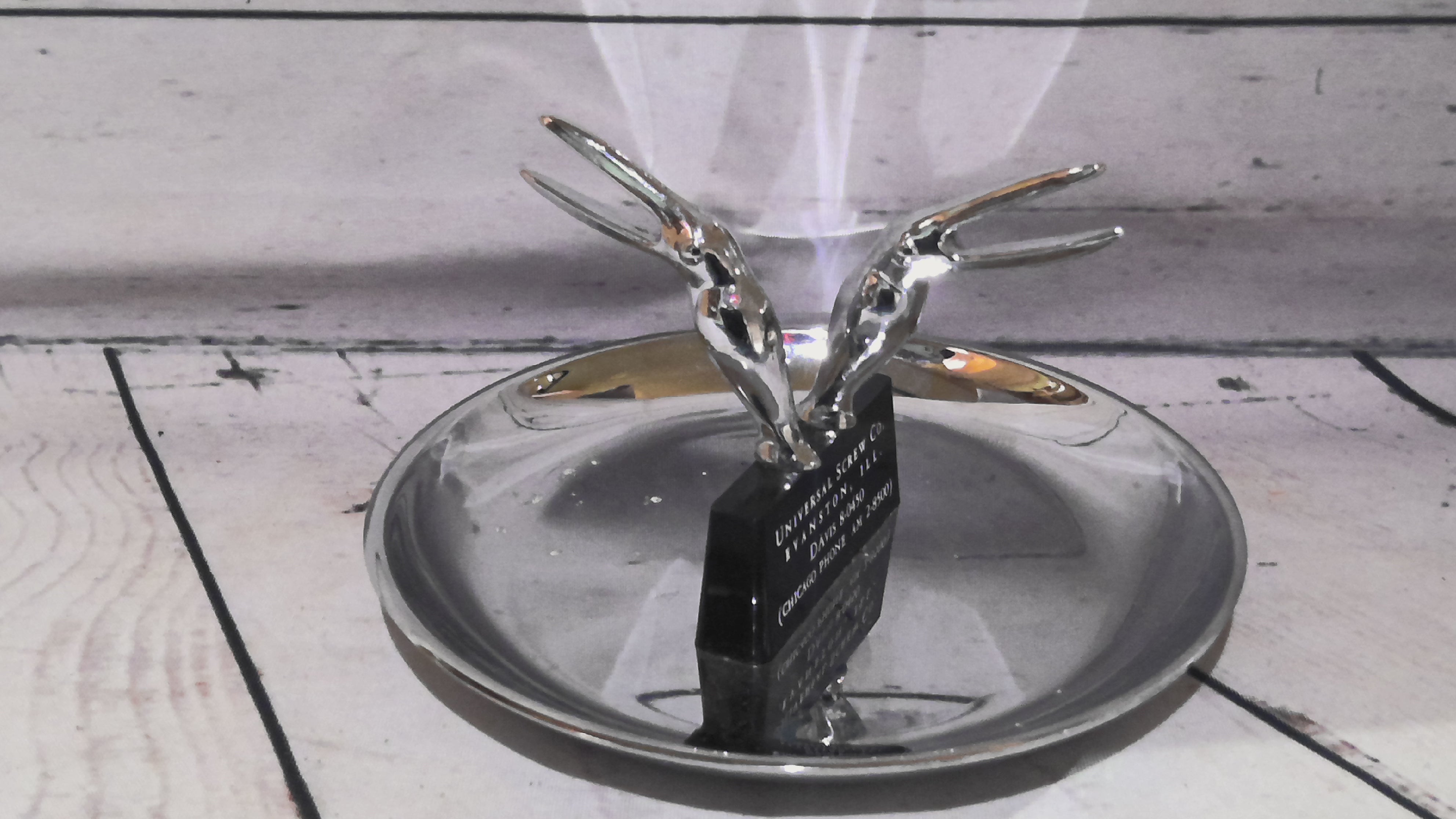 Hamilton production Pelican ashtray