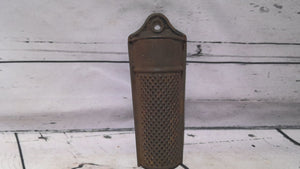 Food grader with flip lid