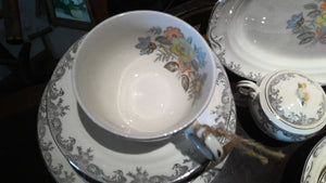 Crown pottery dish set (70pc)