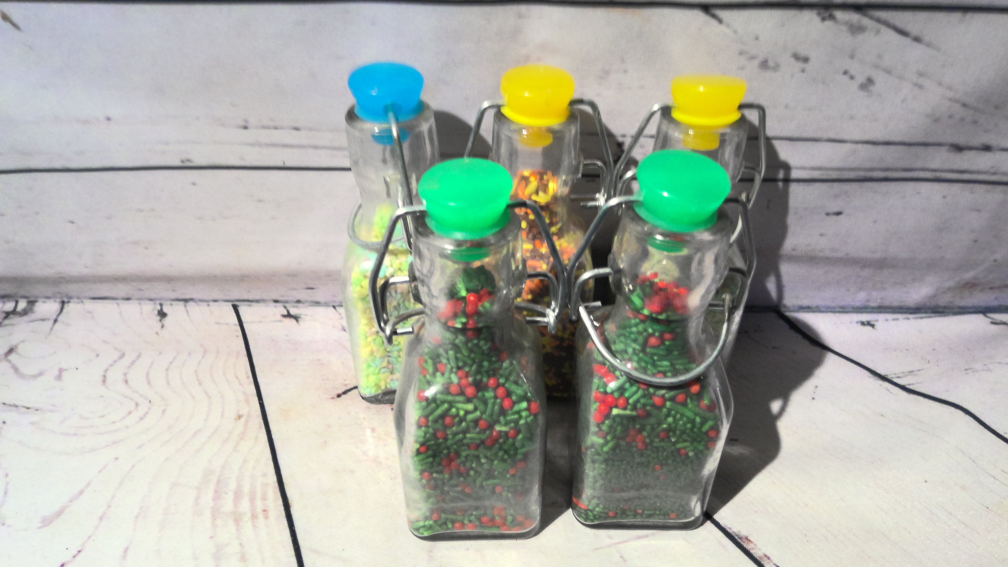 Sprinkle containers or spice containers