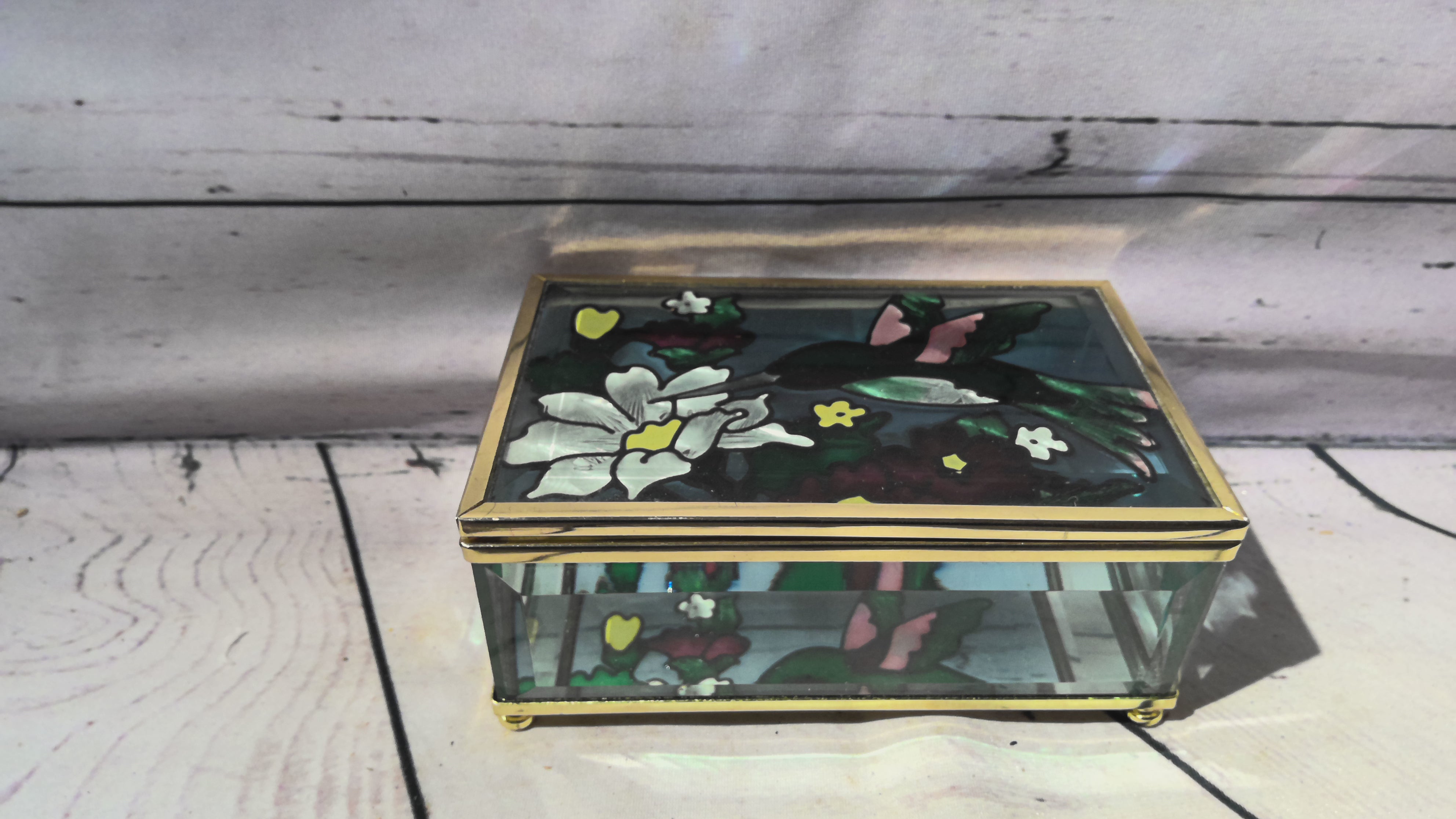 Glass hummingbird box