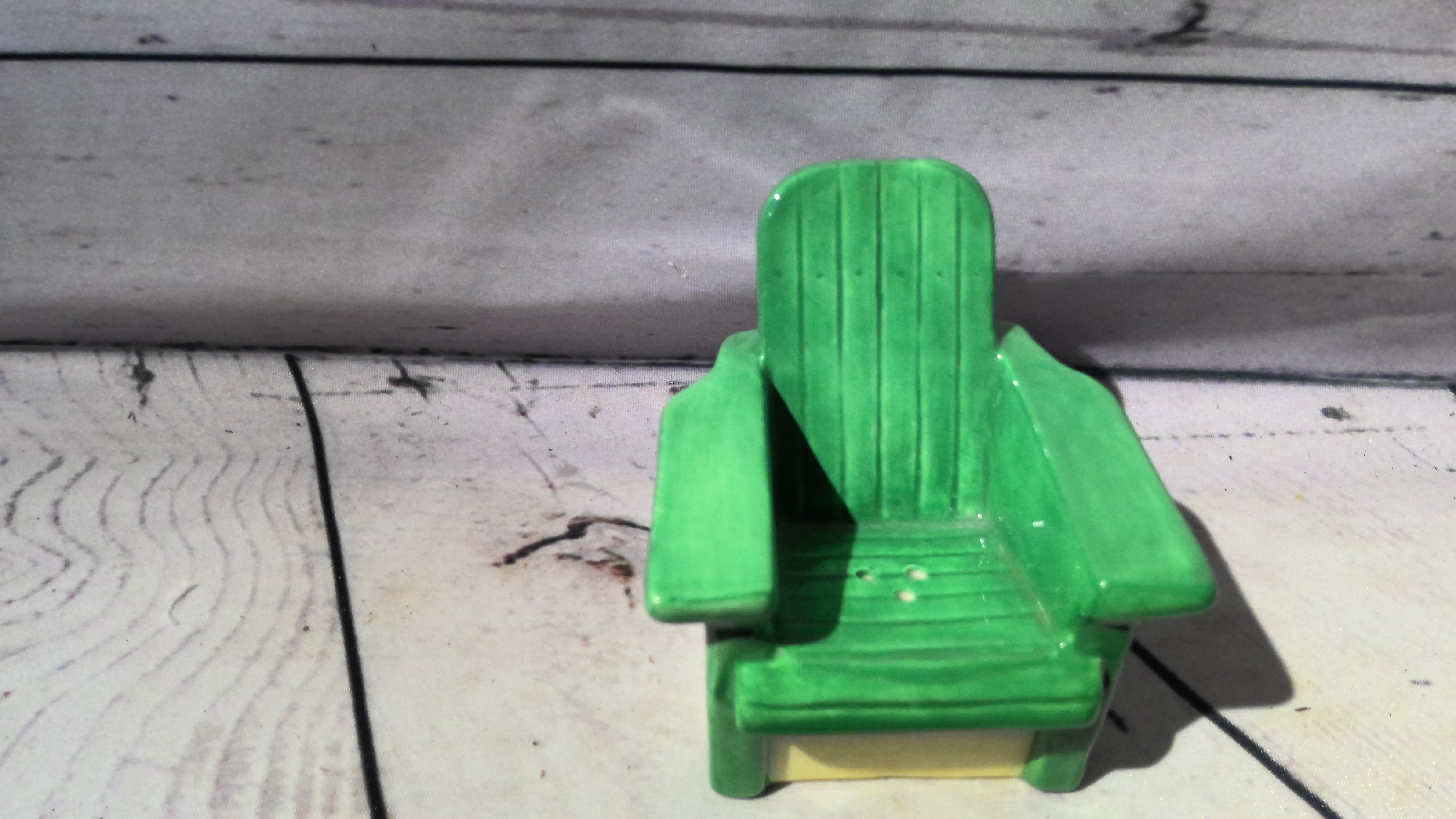 pepper shaker chair