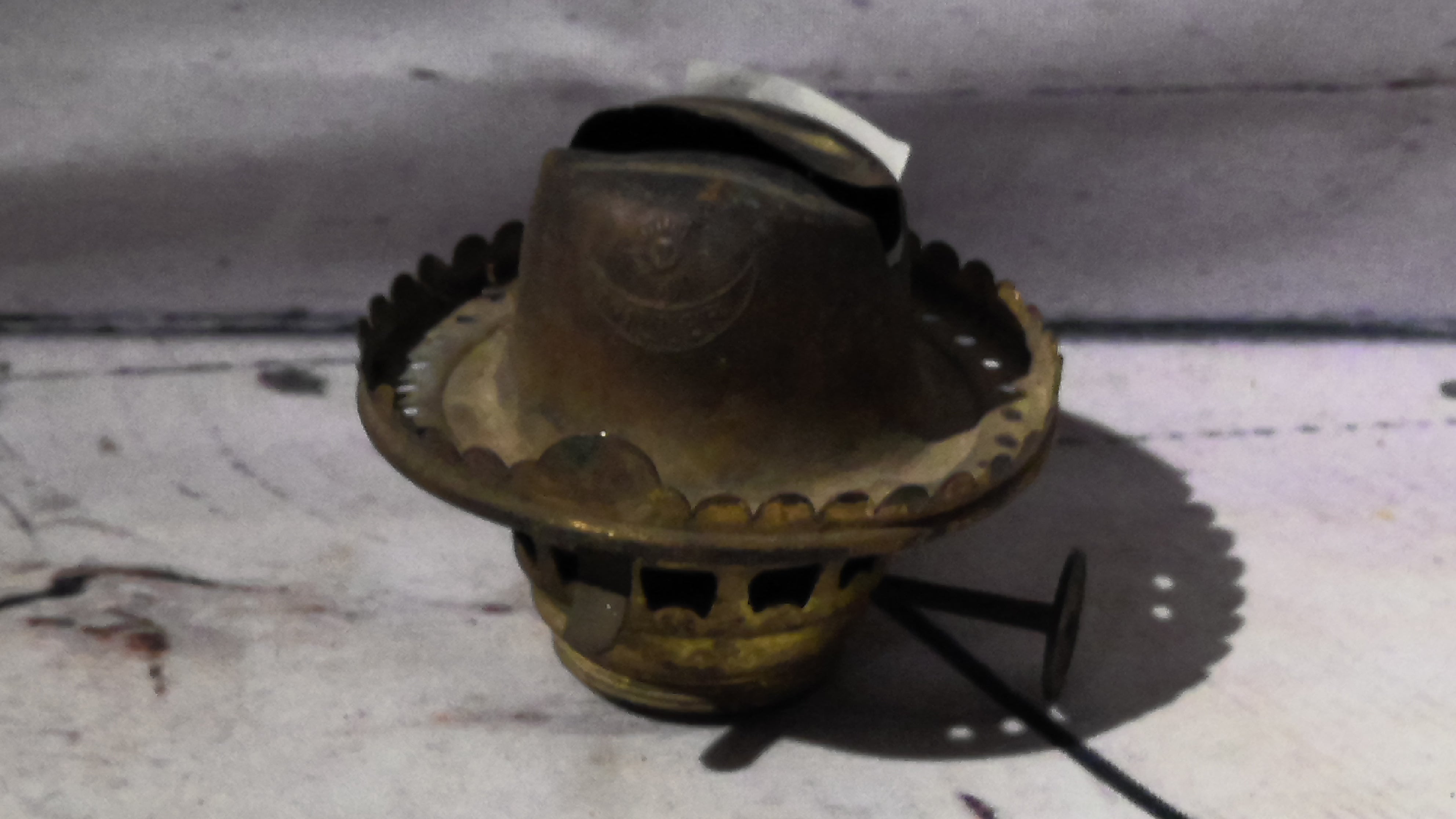 Kerosene lamp top