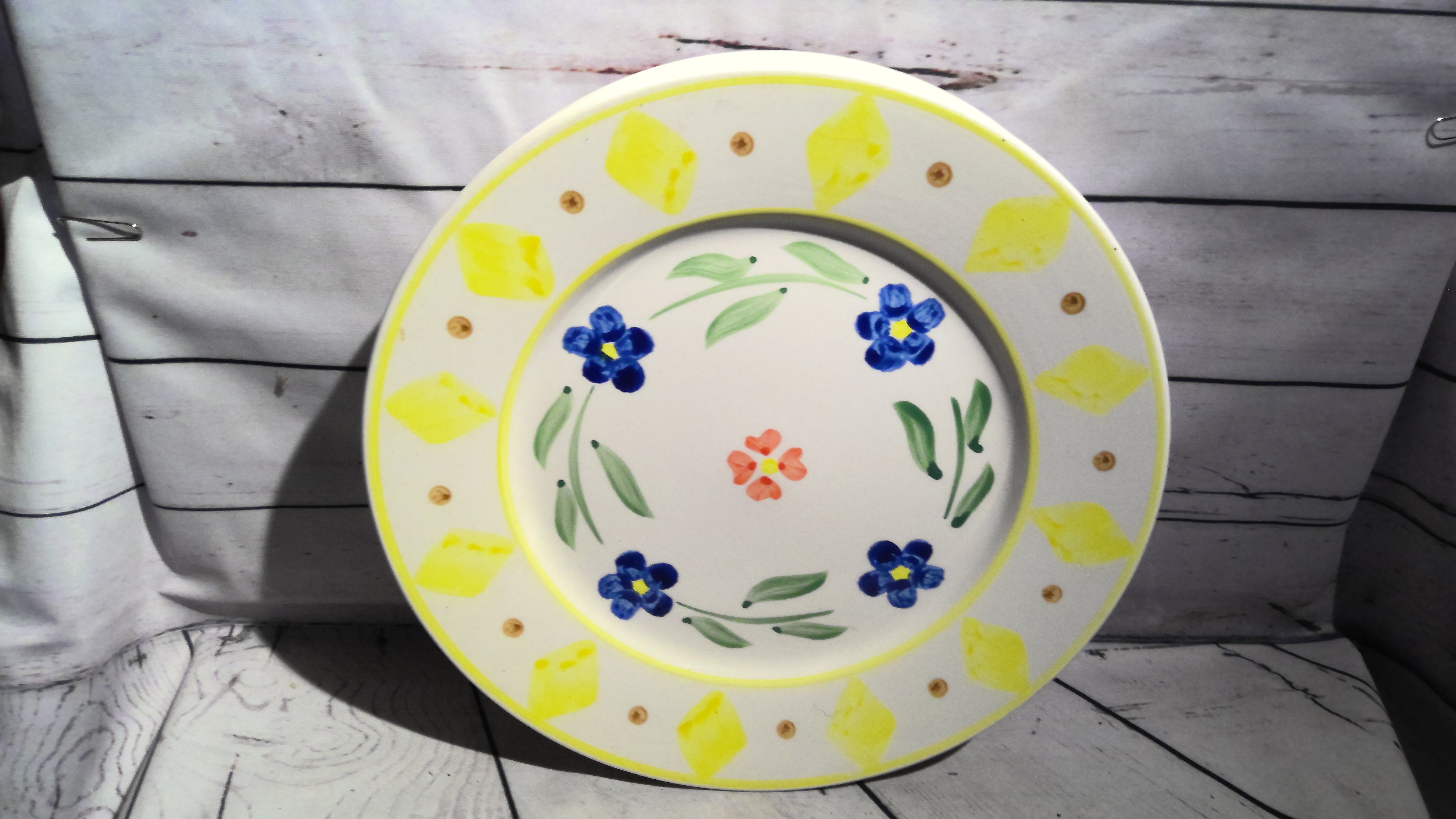 Spring flower plates