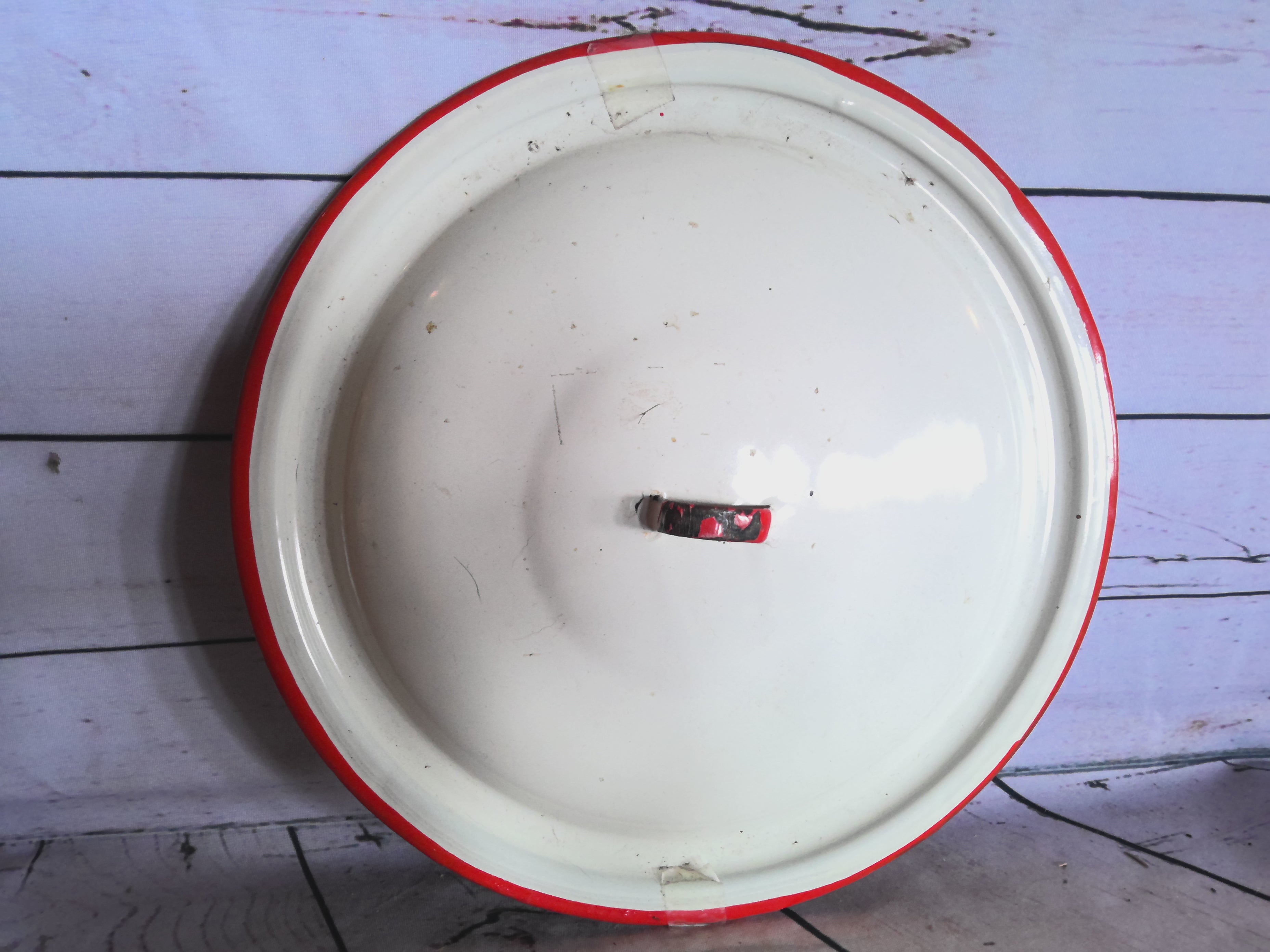 Enamel lids