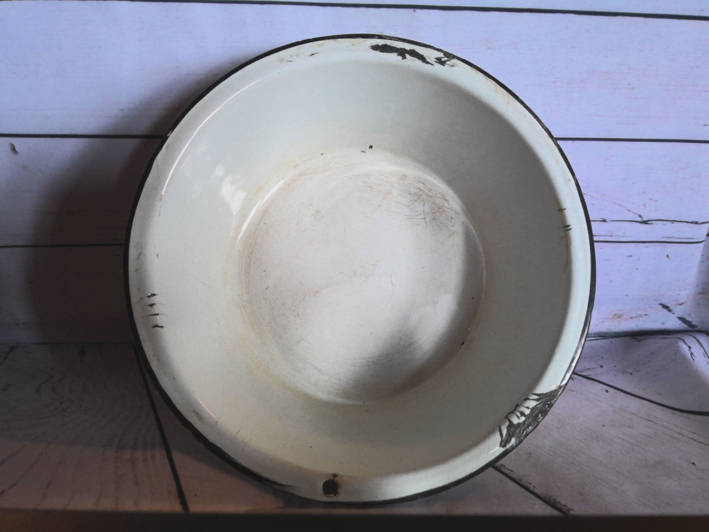 Enamel bake bowls (2) 9"