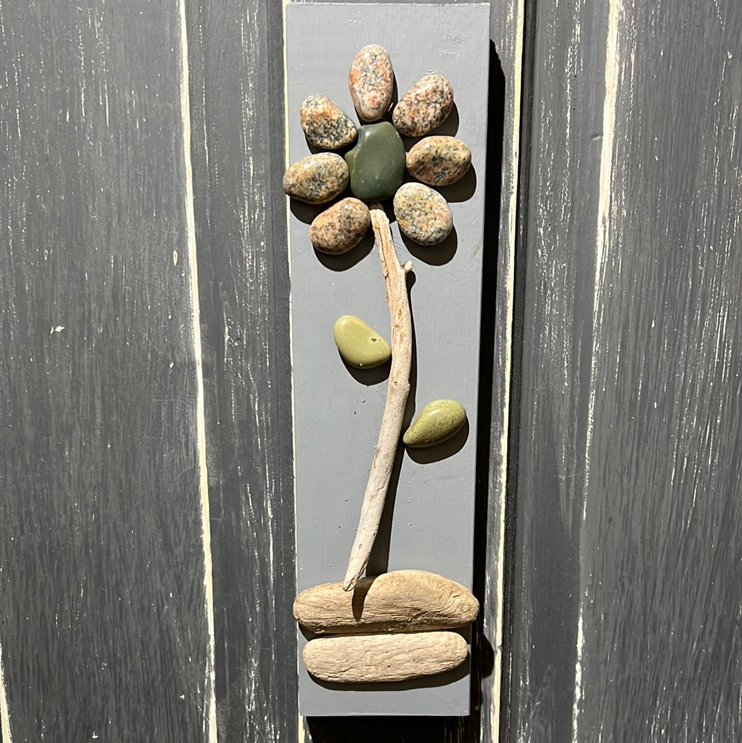 Gray trim wall hanging with one flower