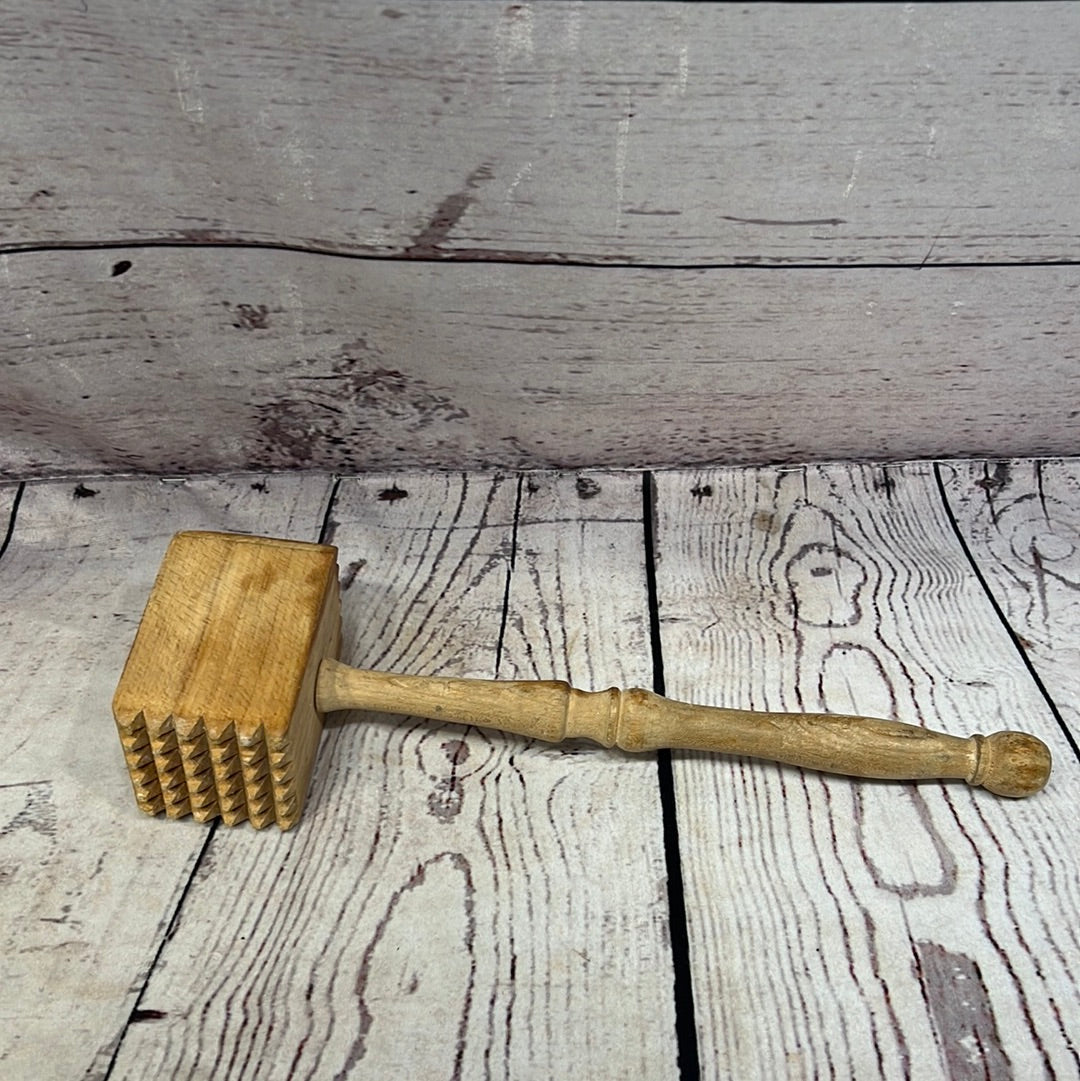 Wood meat tenderizer