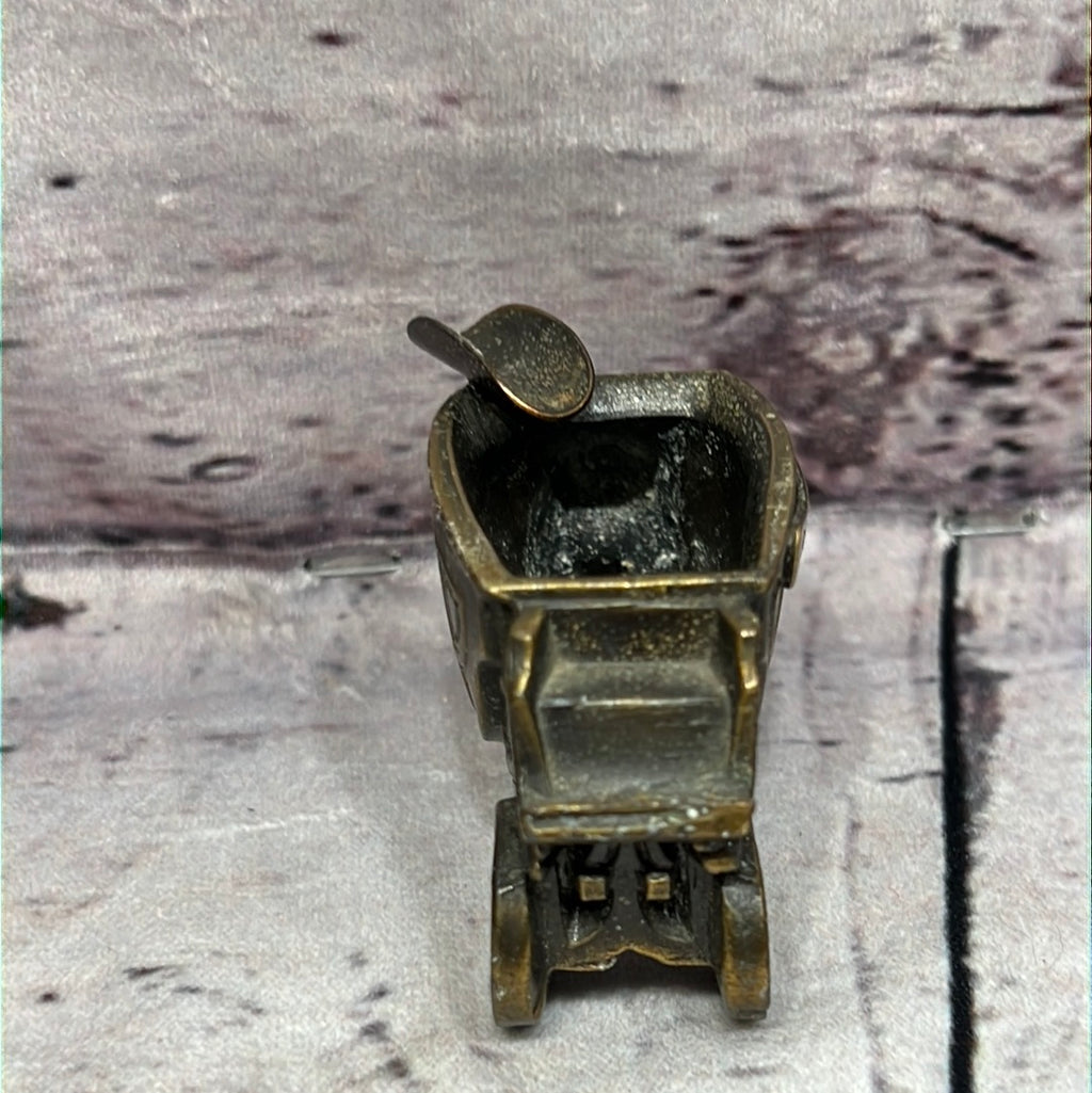 Carriage Ash Tray