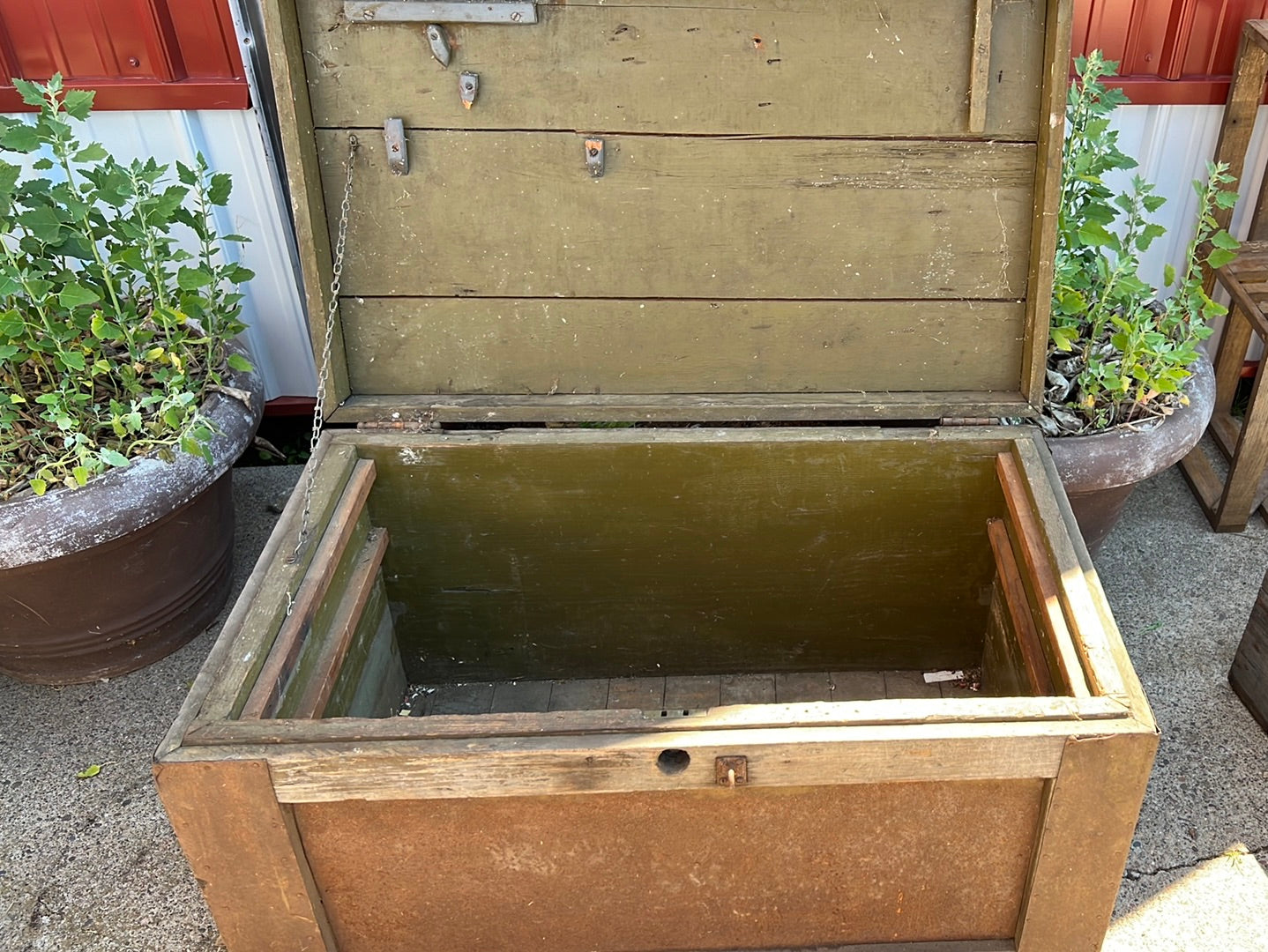 Metal top box