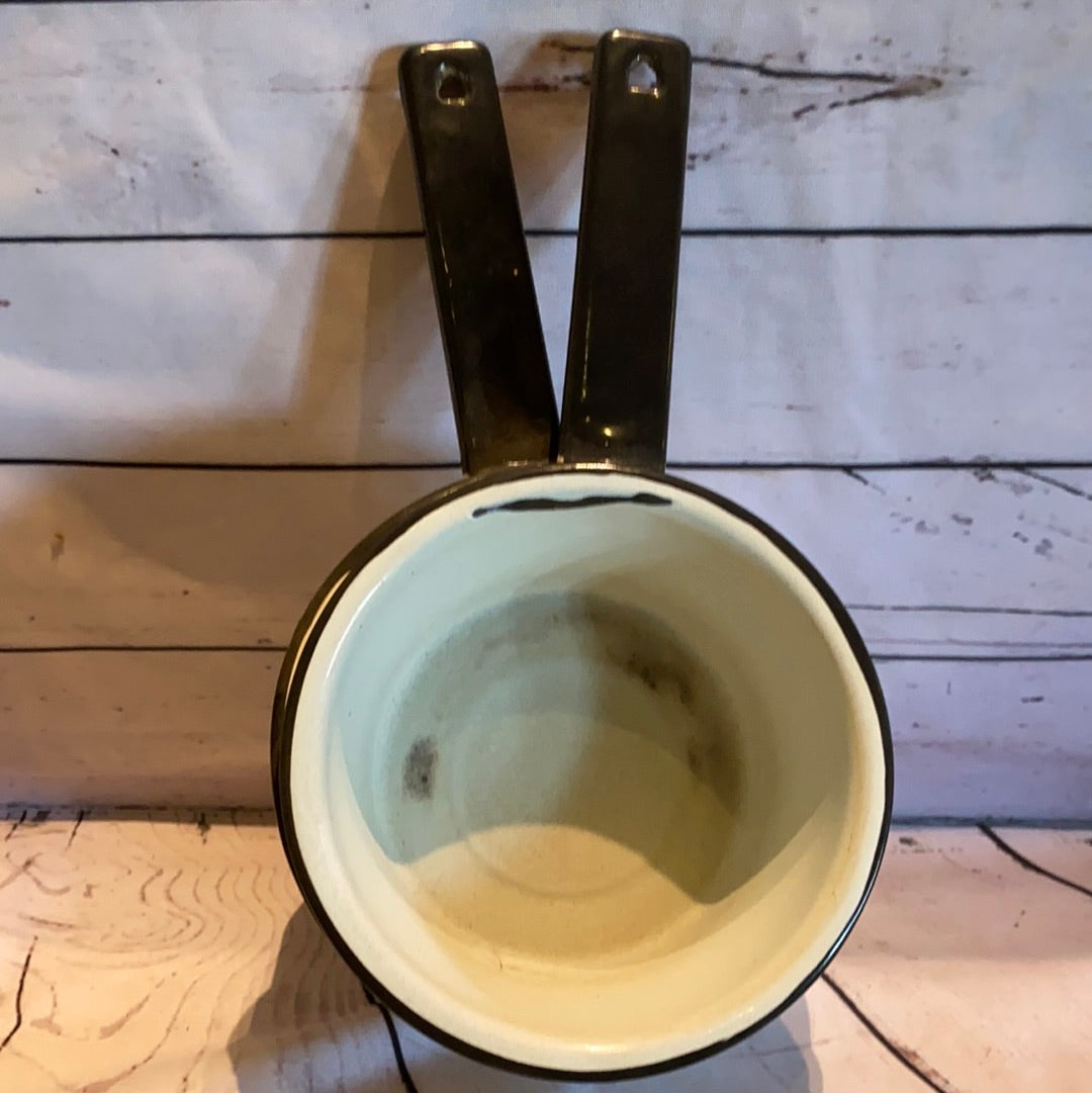 Enamel pots