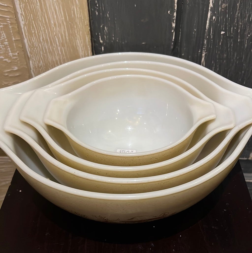 Pyrex Nesting Bowls
