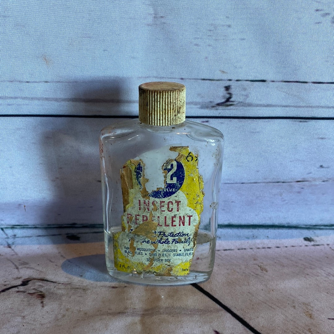 Glass jar insect repelent