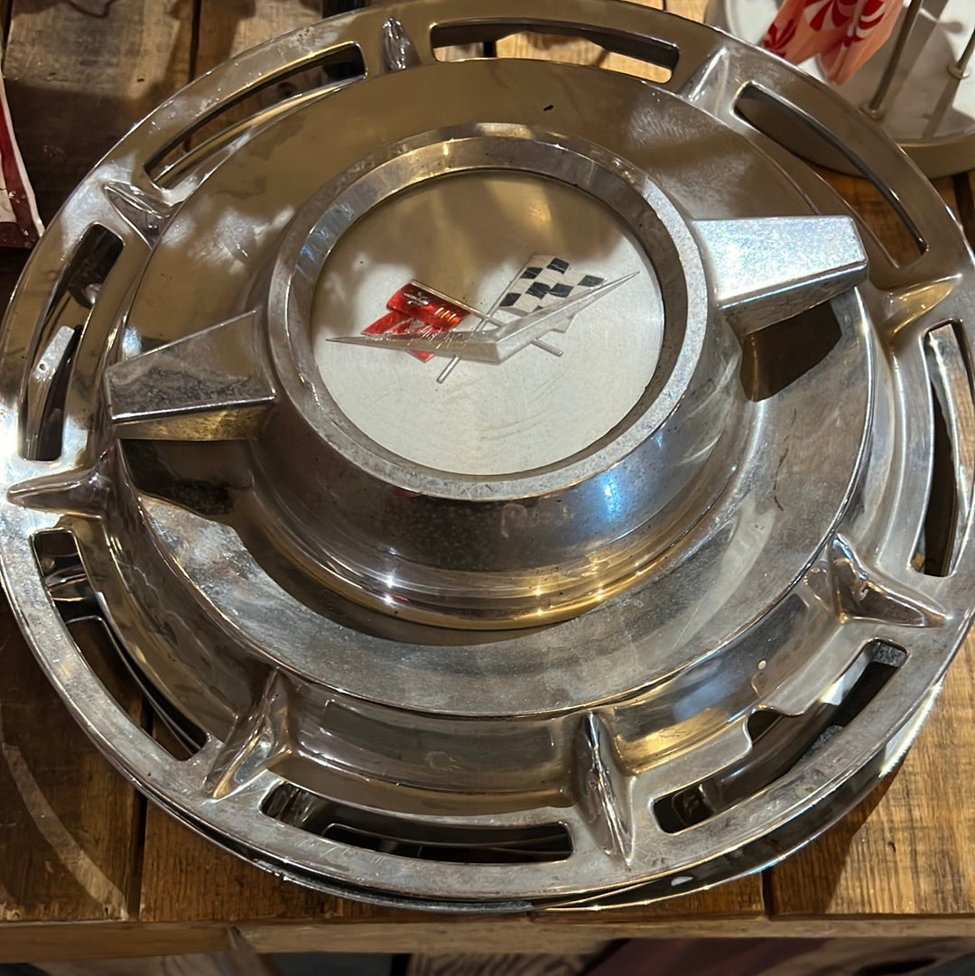 Corvette hub caps
