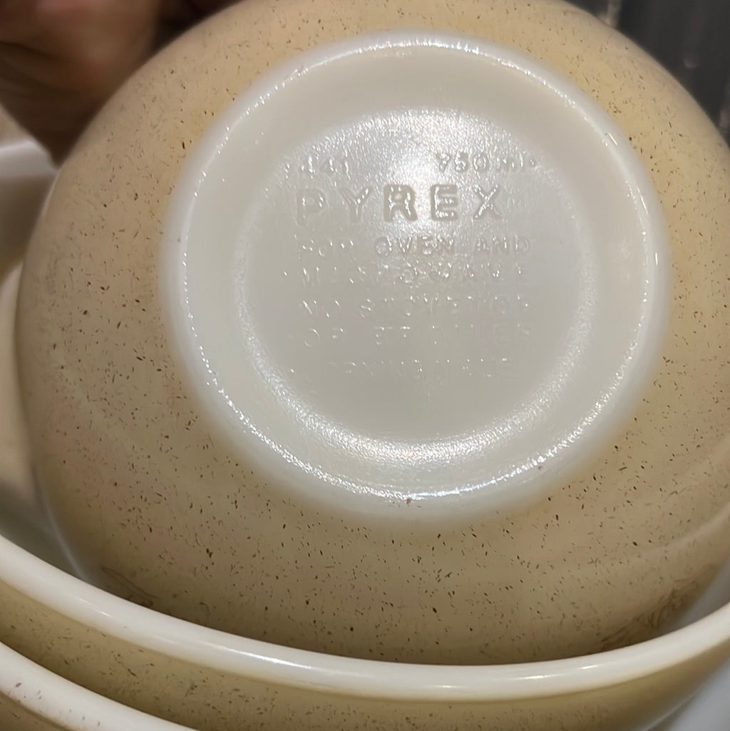 Pyrex Nesting Bowls