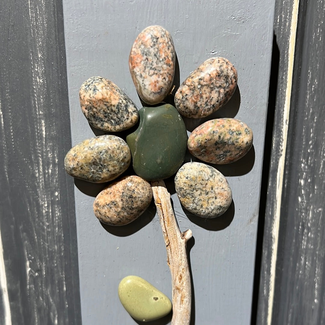 Gray trim wall hanging with one flower