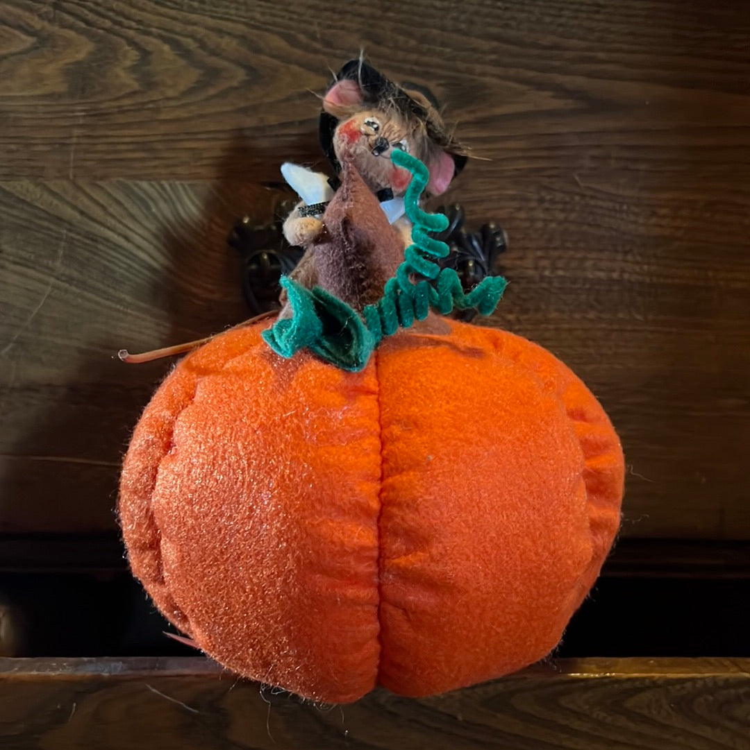 Small decor pumpkins