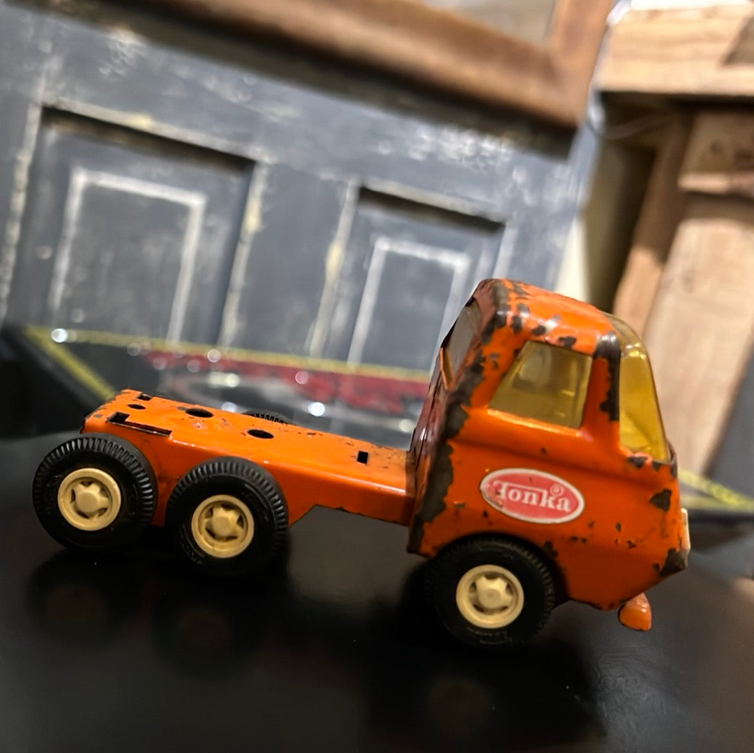 Orange best sale tonka truck