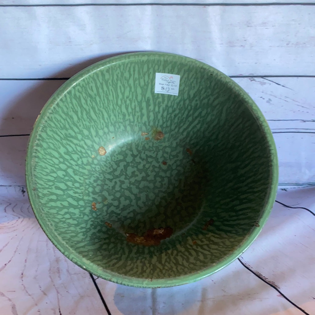 Green enamel bowl