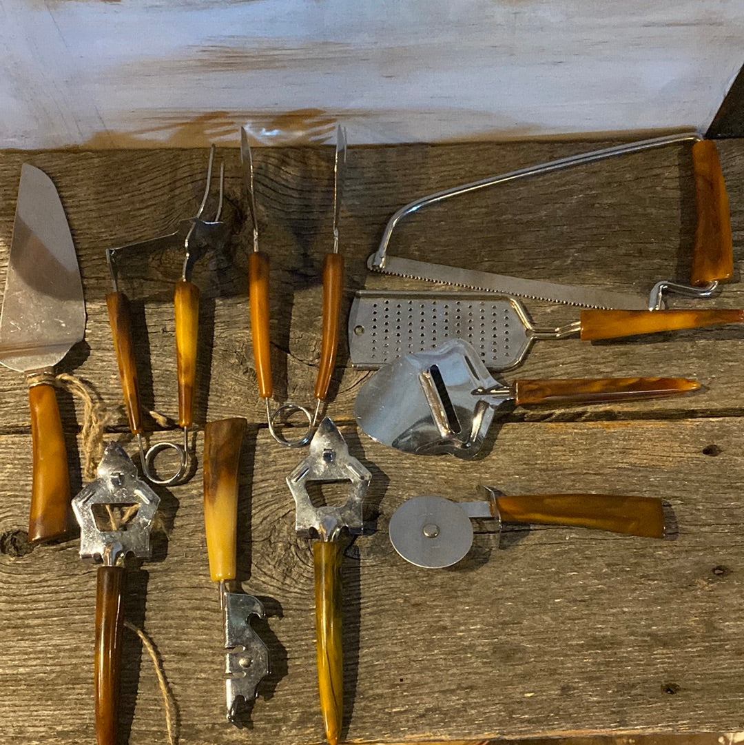 Antique 10 piece baking set