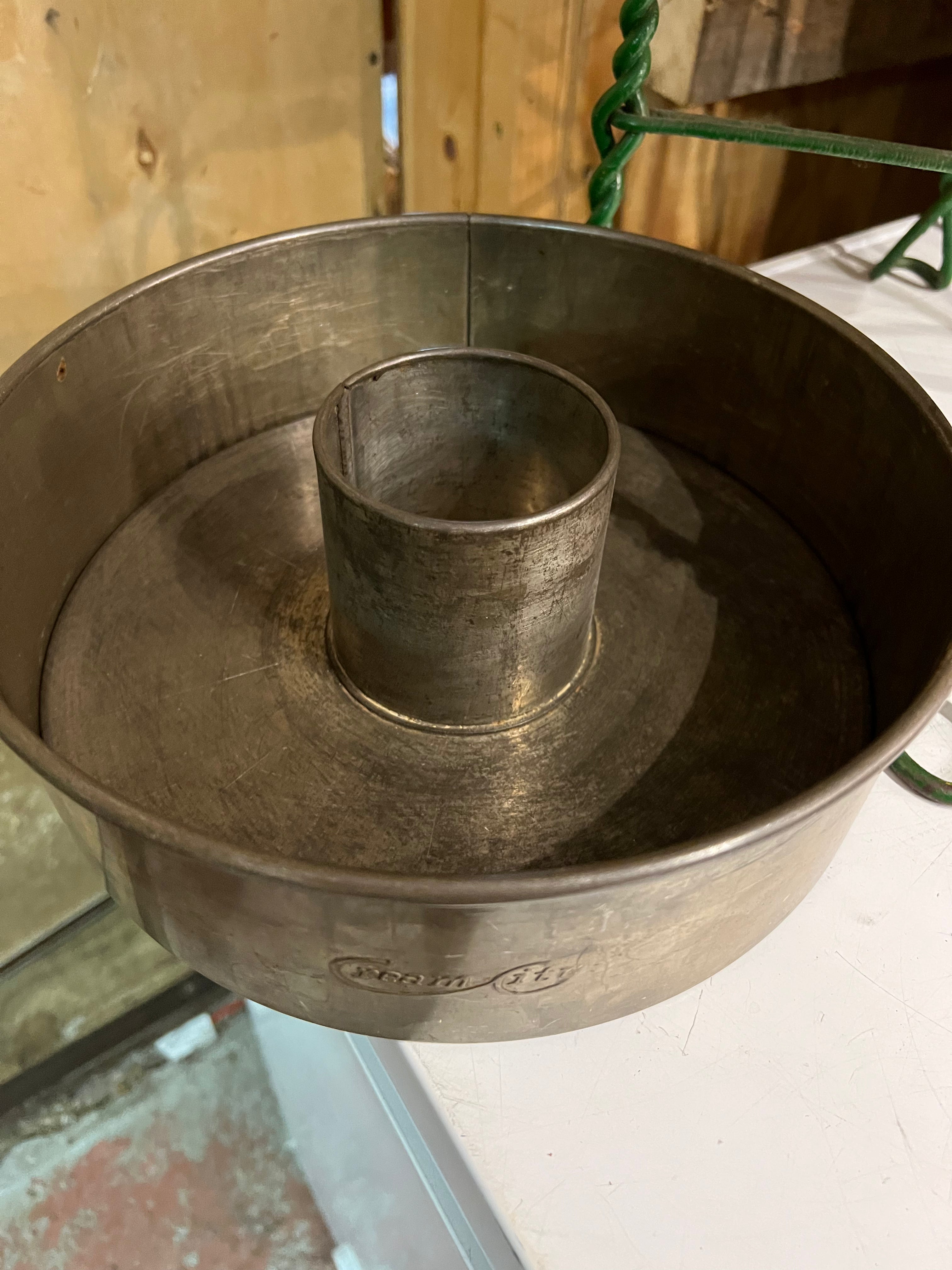 Large Cake Pan